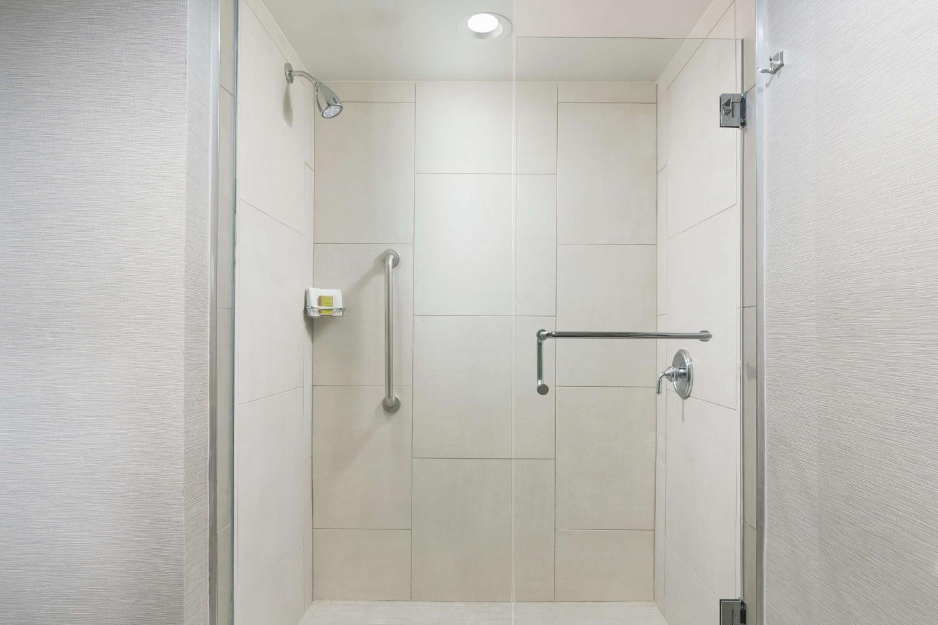 Premium King Room - High Floor - Photo 6
