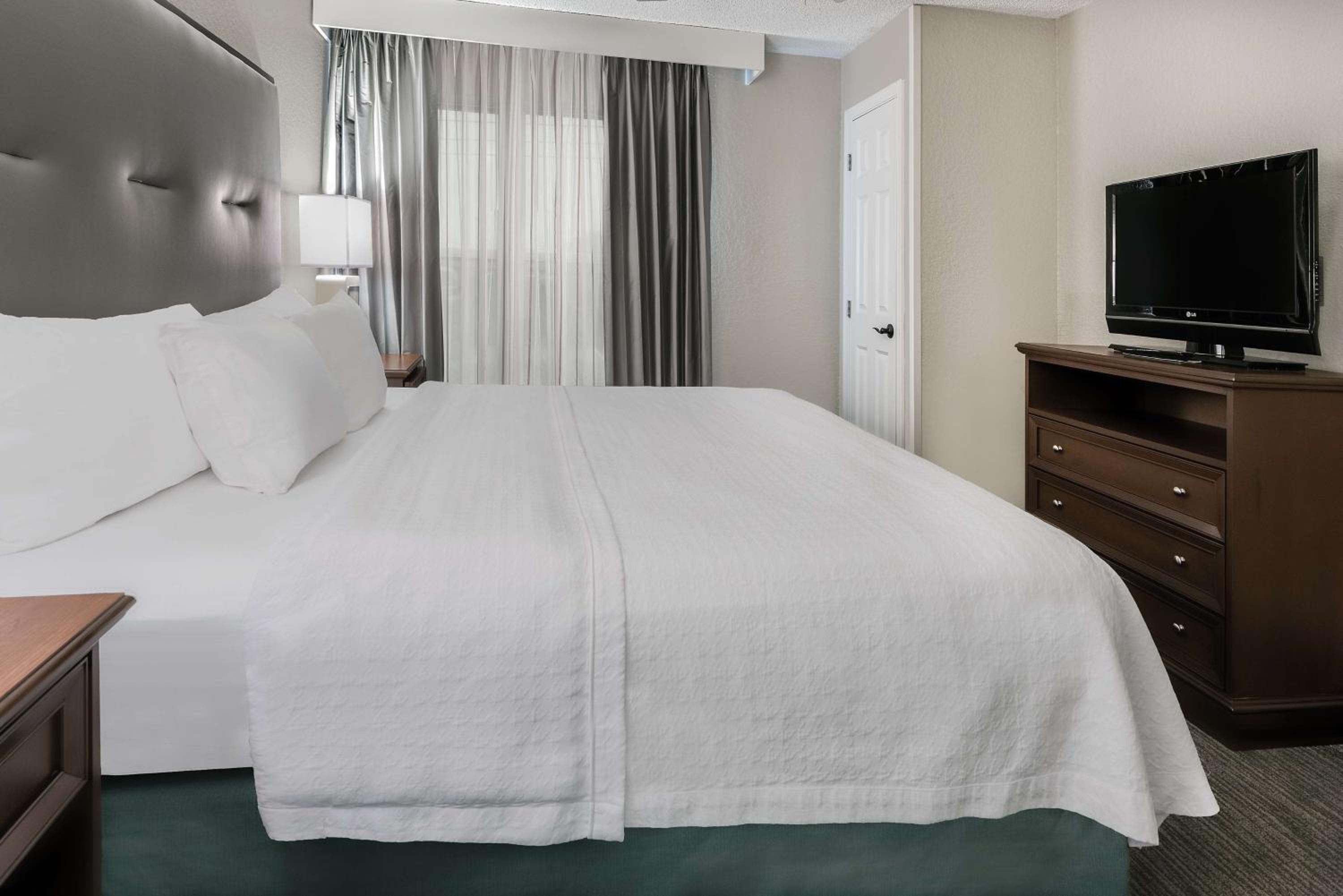 One-Bedroom King Suite - Non-Smoking - Photo 1