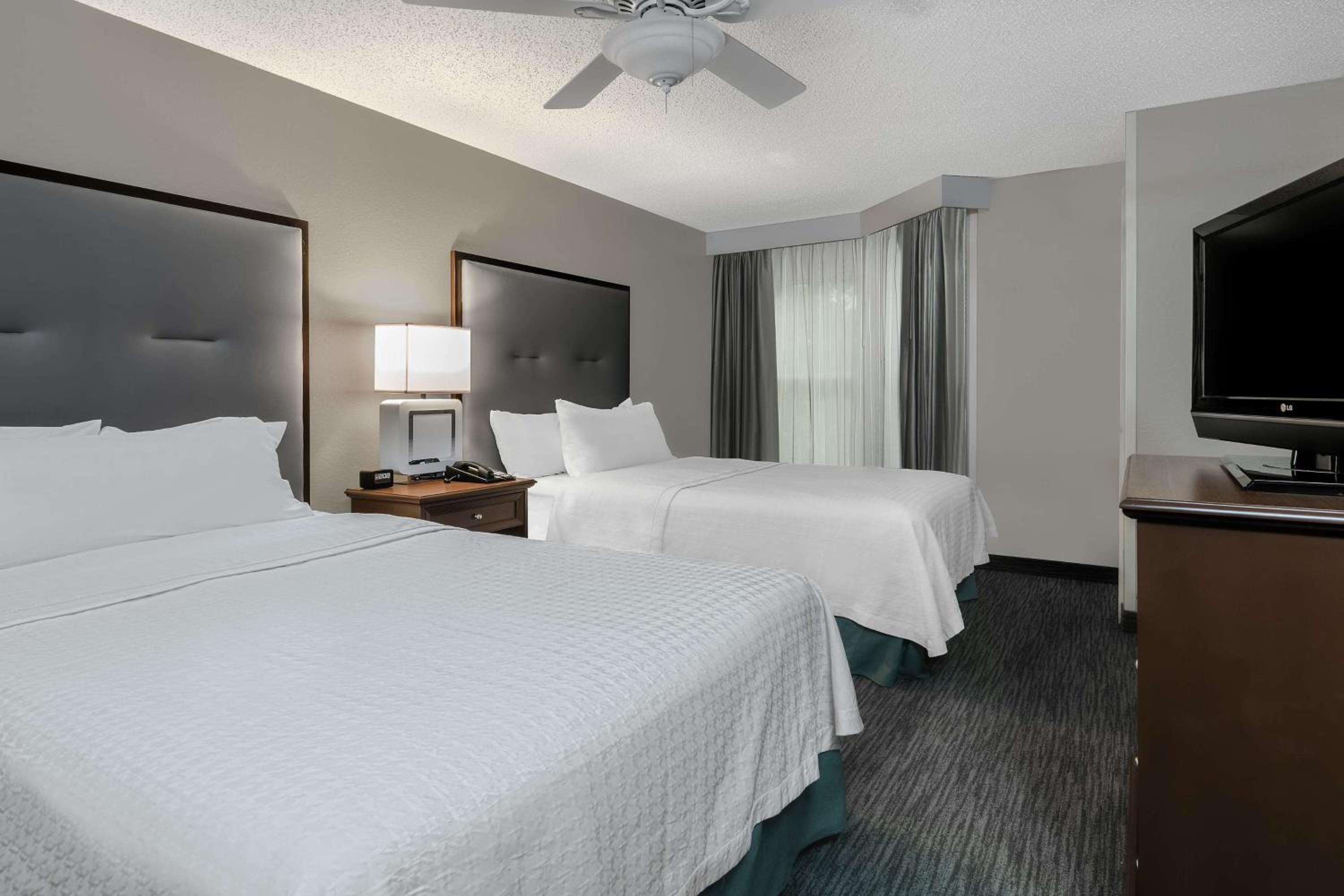 One-Bedroom Suite with Two Double Beds - Non-Smoking - Photo 4