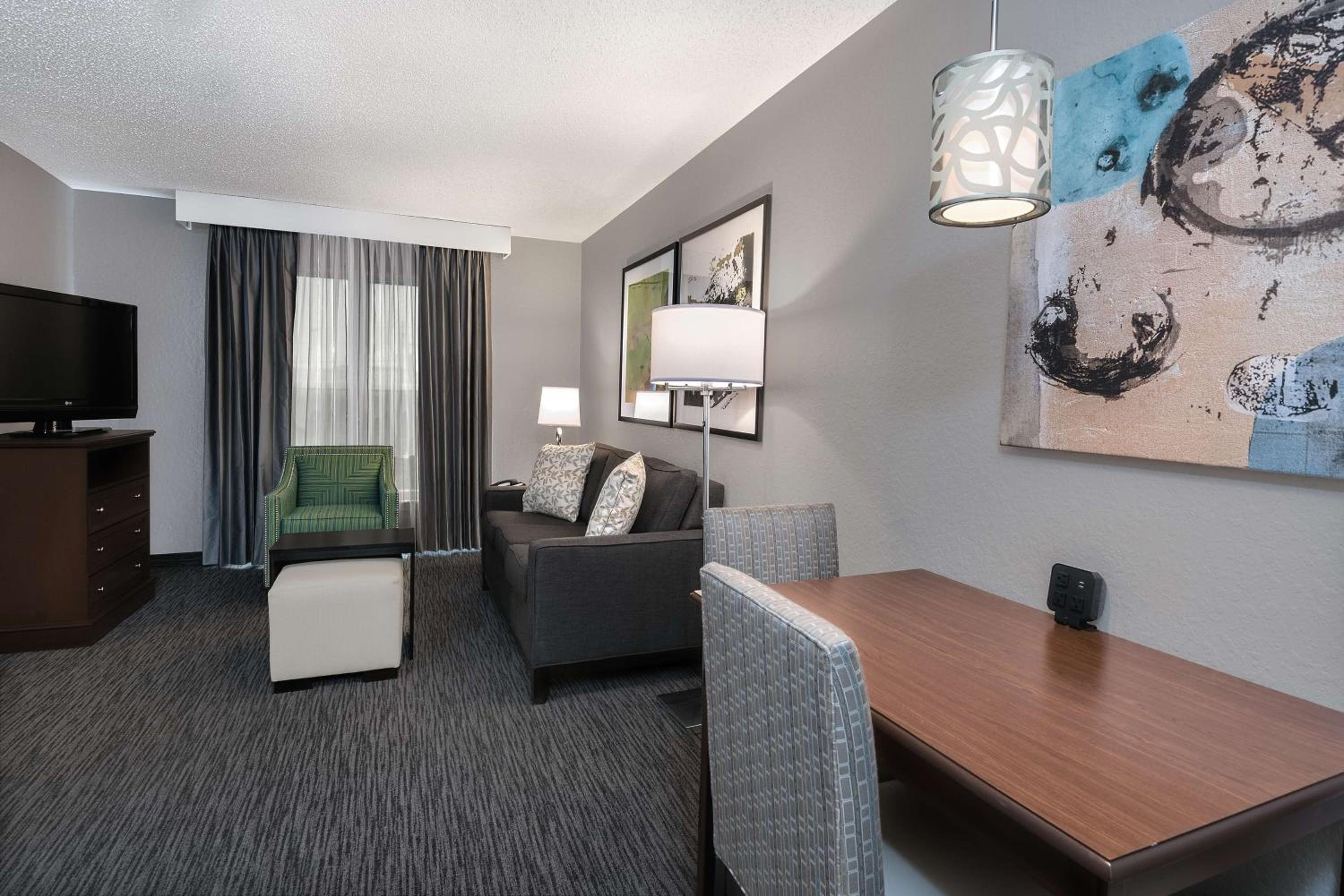 One-Bedroom King Suite - Non-Smoking - Photo 3