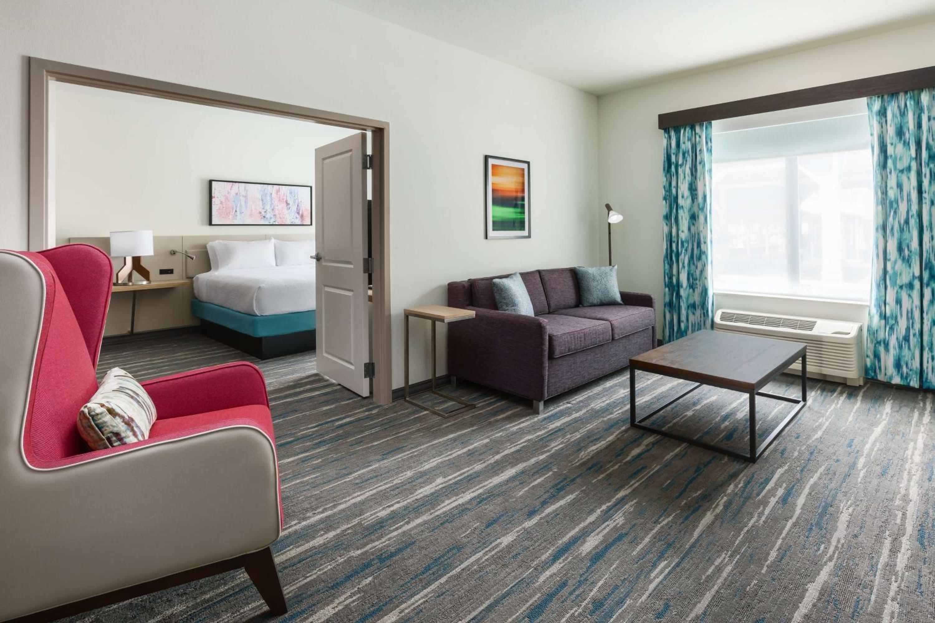 Suite, 1 King Bed, Accessible (Hearing)