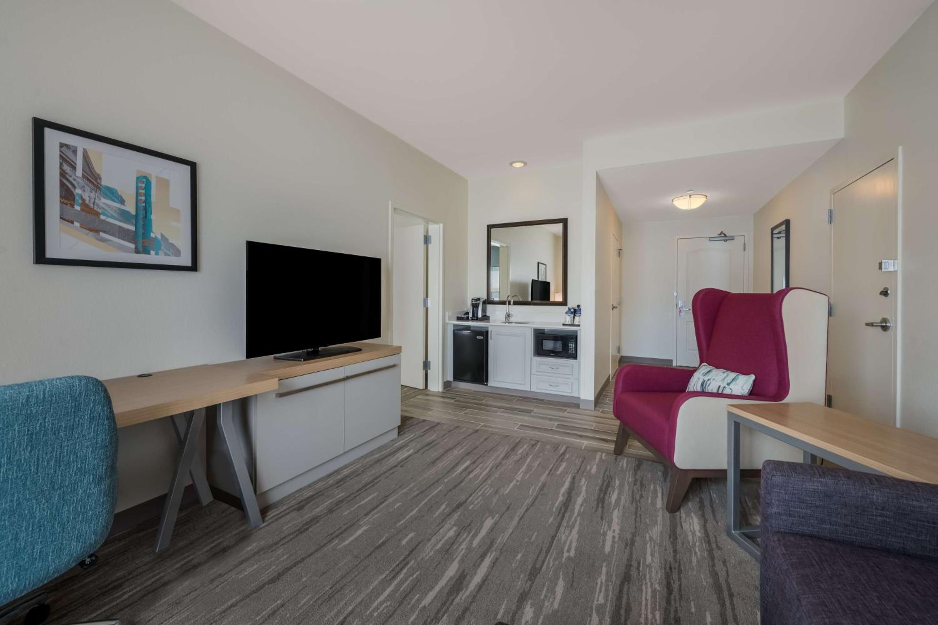 One-Bedroom King Suite with Sofa Bed - Photo 1