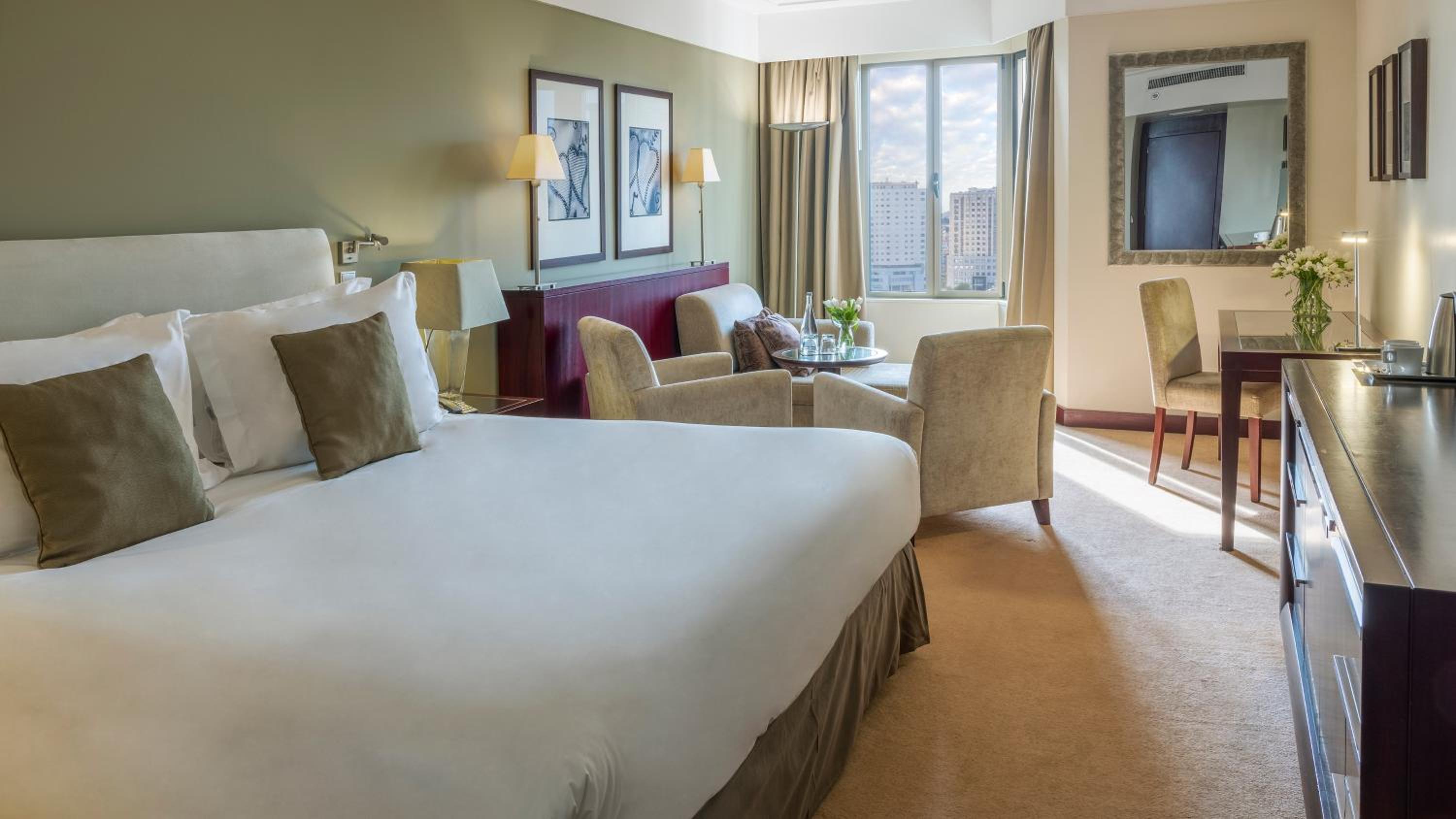 One-Bedroom Suite - Photo 1