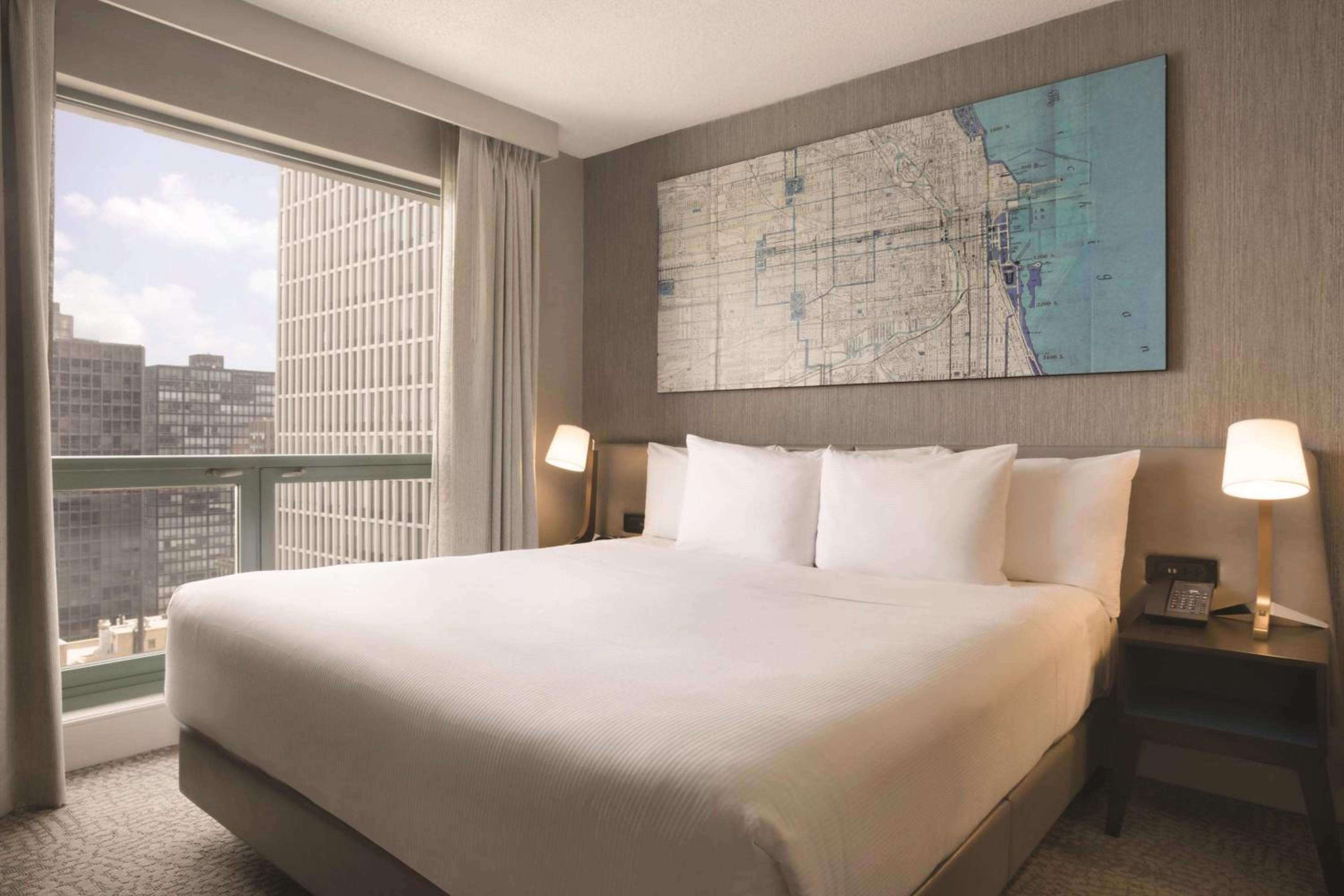 Superior One-Bedroom King Suite with Lake View - High Floor - Photo 1