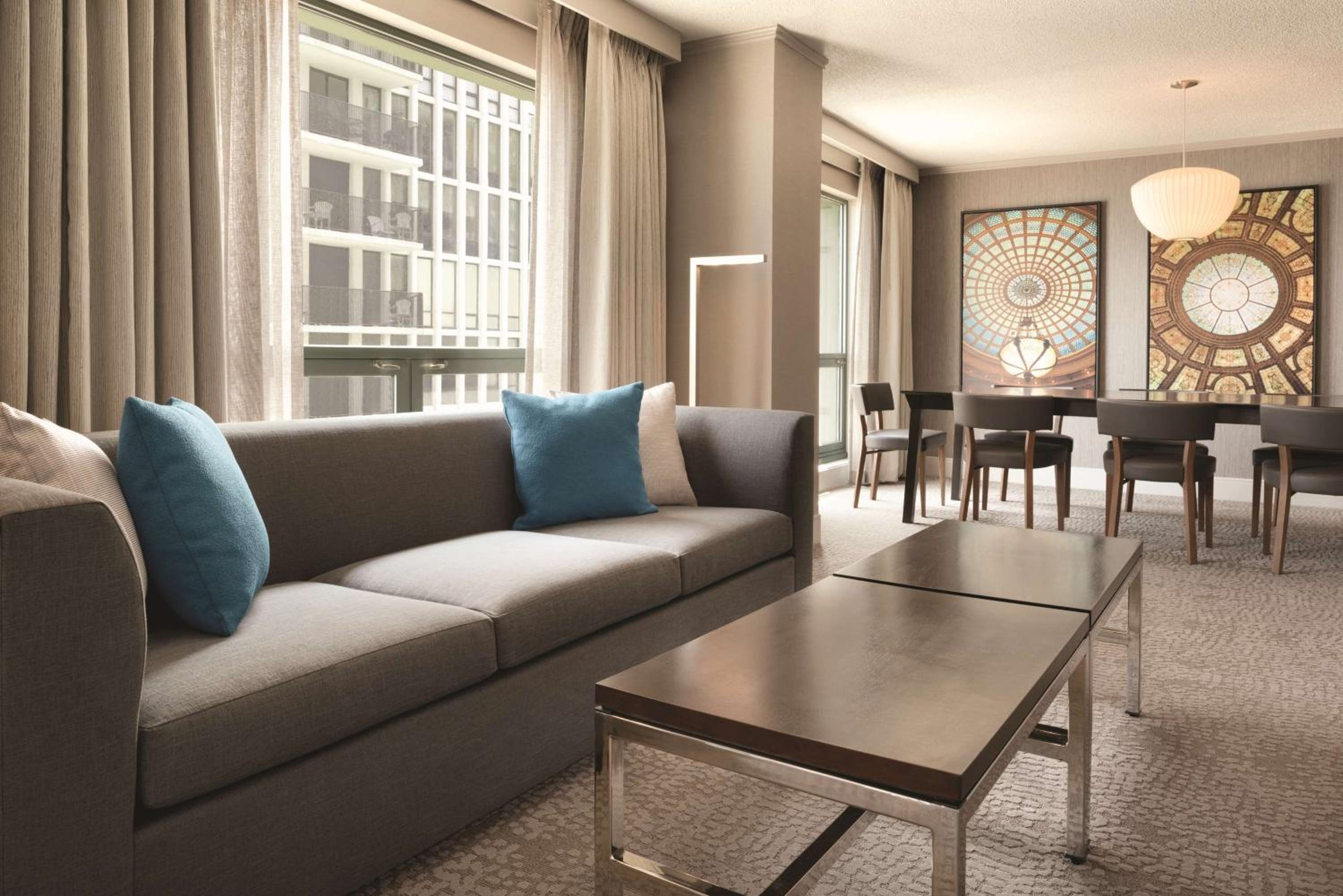 One-Bedroom King Conference Suite - Photo 7