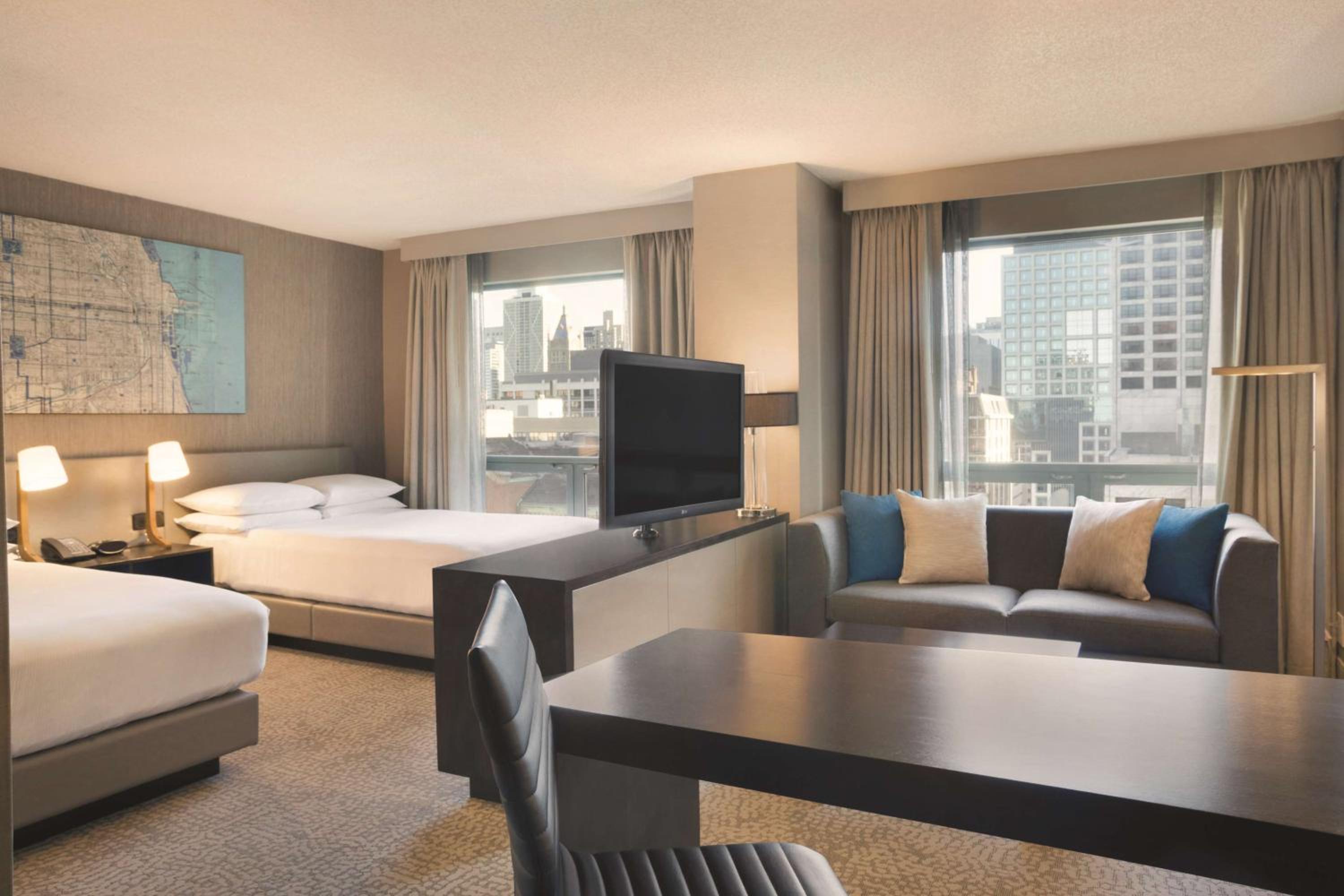 Studio Suite with Two Double Beds - Photo 1