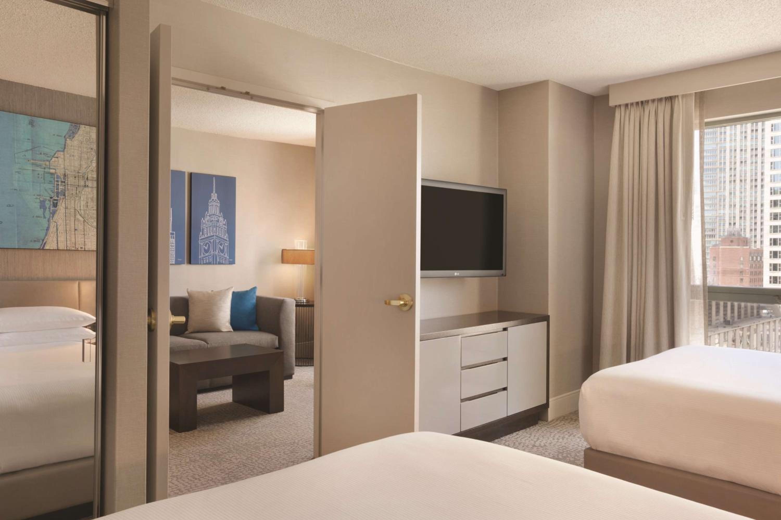 One-Bedroom Suite with Two Double Beds - Photo 4