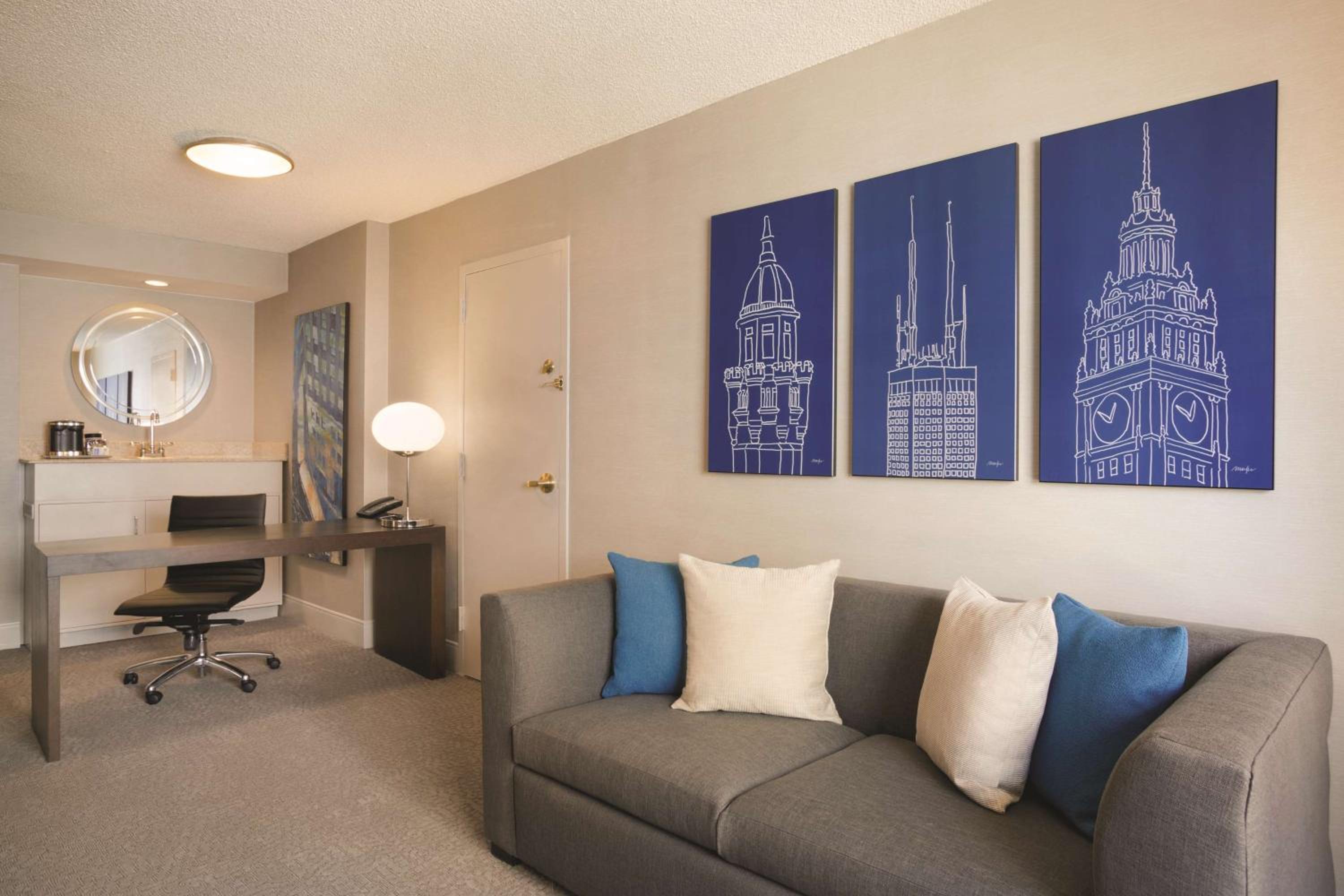 One-Bedroom King Suite - Photo 6
