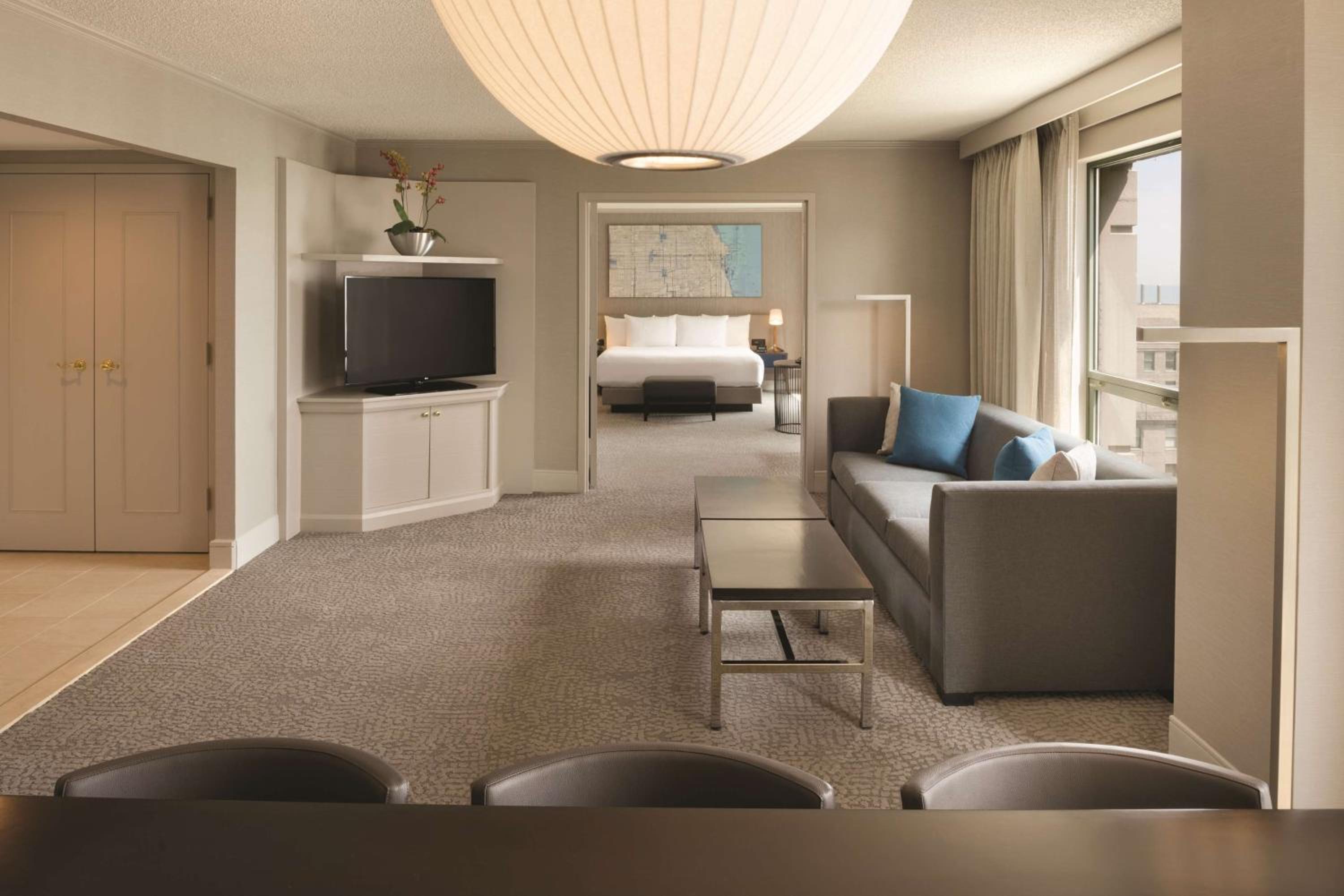 One-Bedroom King Conference Suite - Photo 4