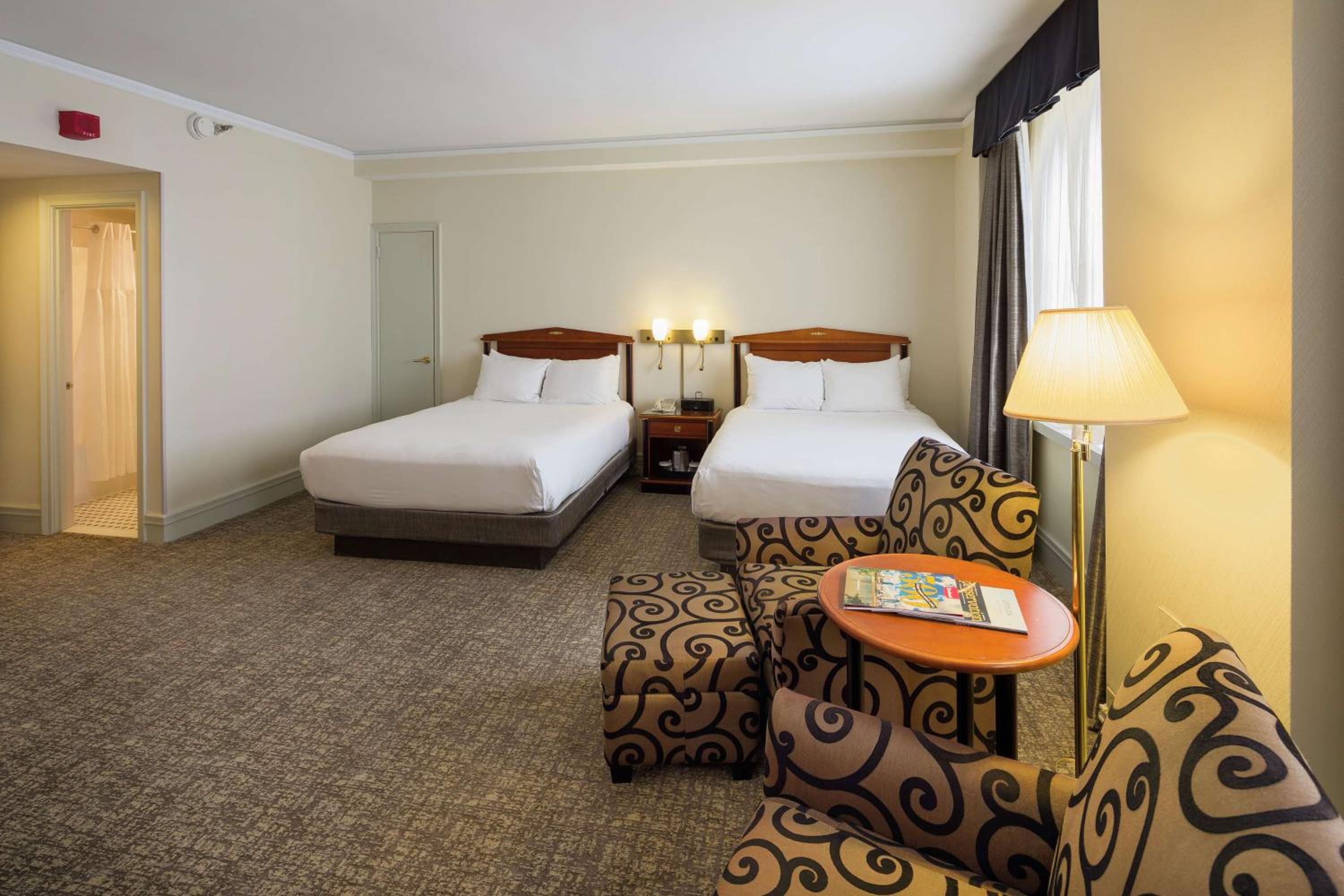 Deluxe Queen Room with Two Queen Beds photo 2