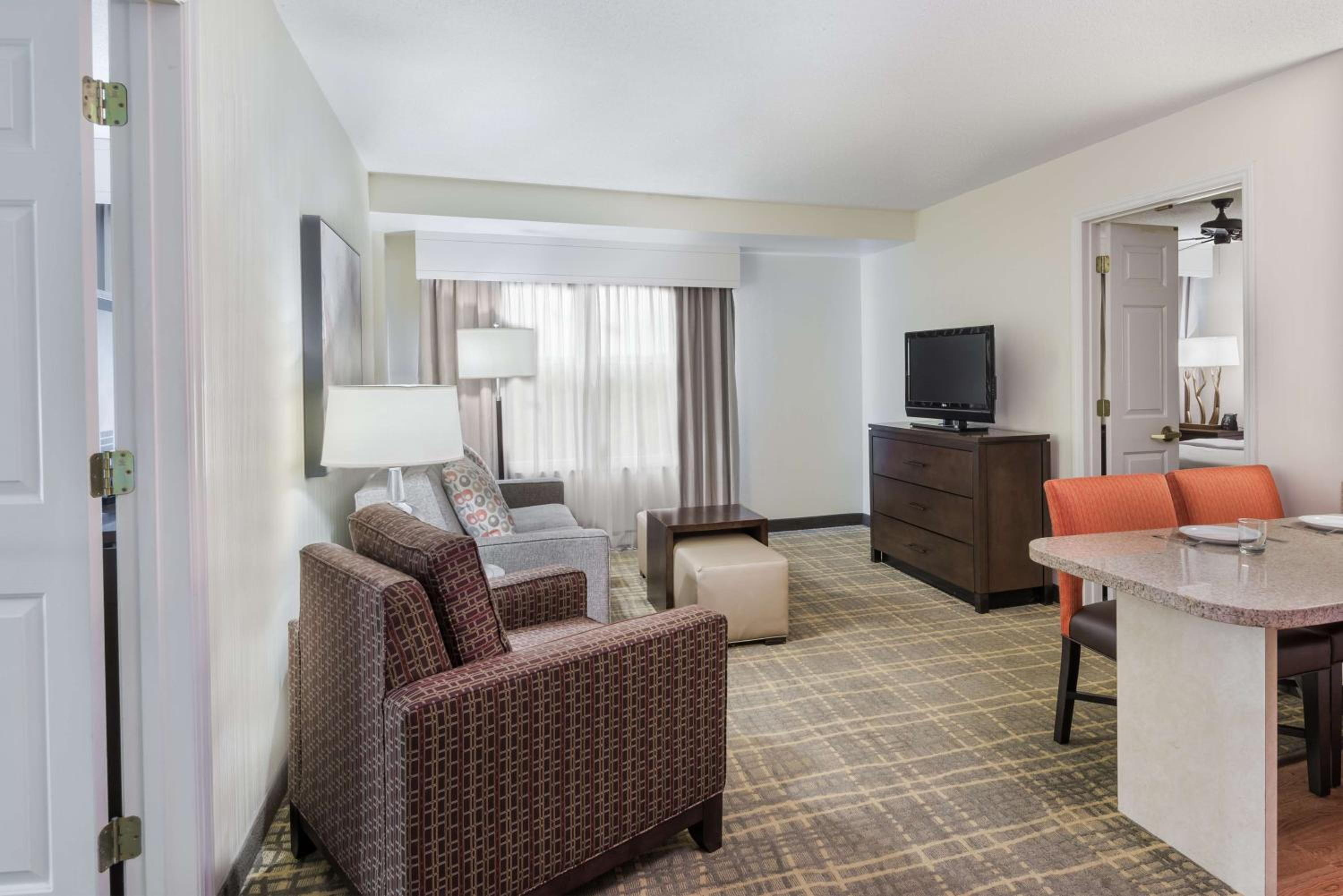Two-Bedroom Suite with One King And Two Double Beds - Non-Smoking - Photo 1