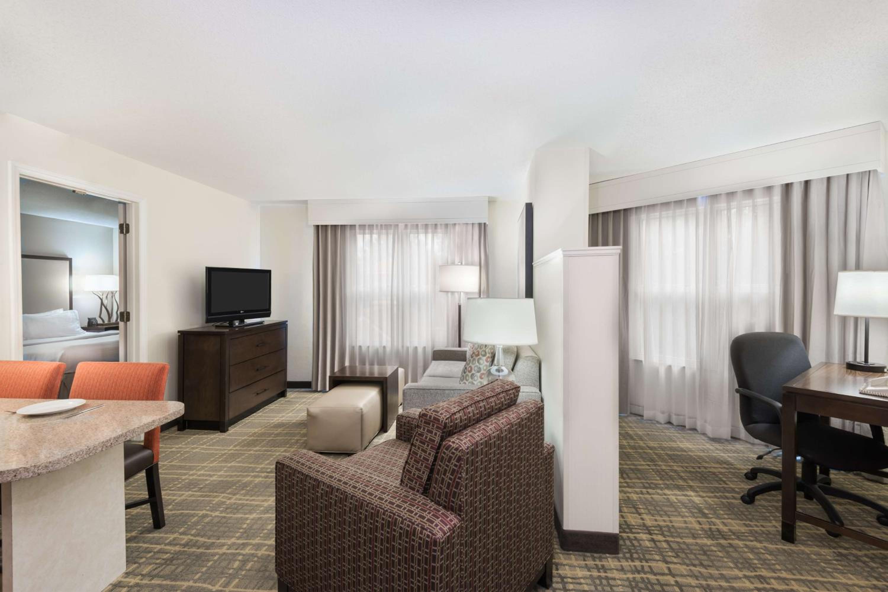 One-Bedroom King Suite - Non-Smoking - Photo 2