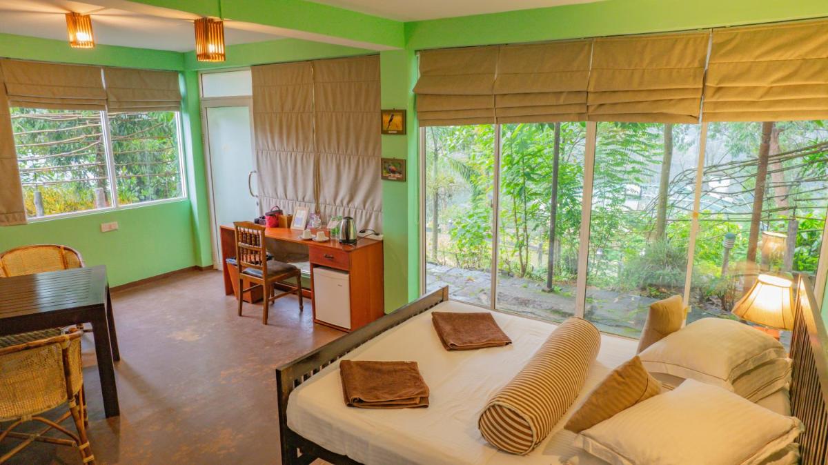 Family Room with Garden View photo 3