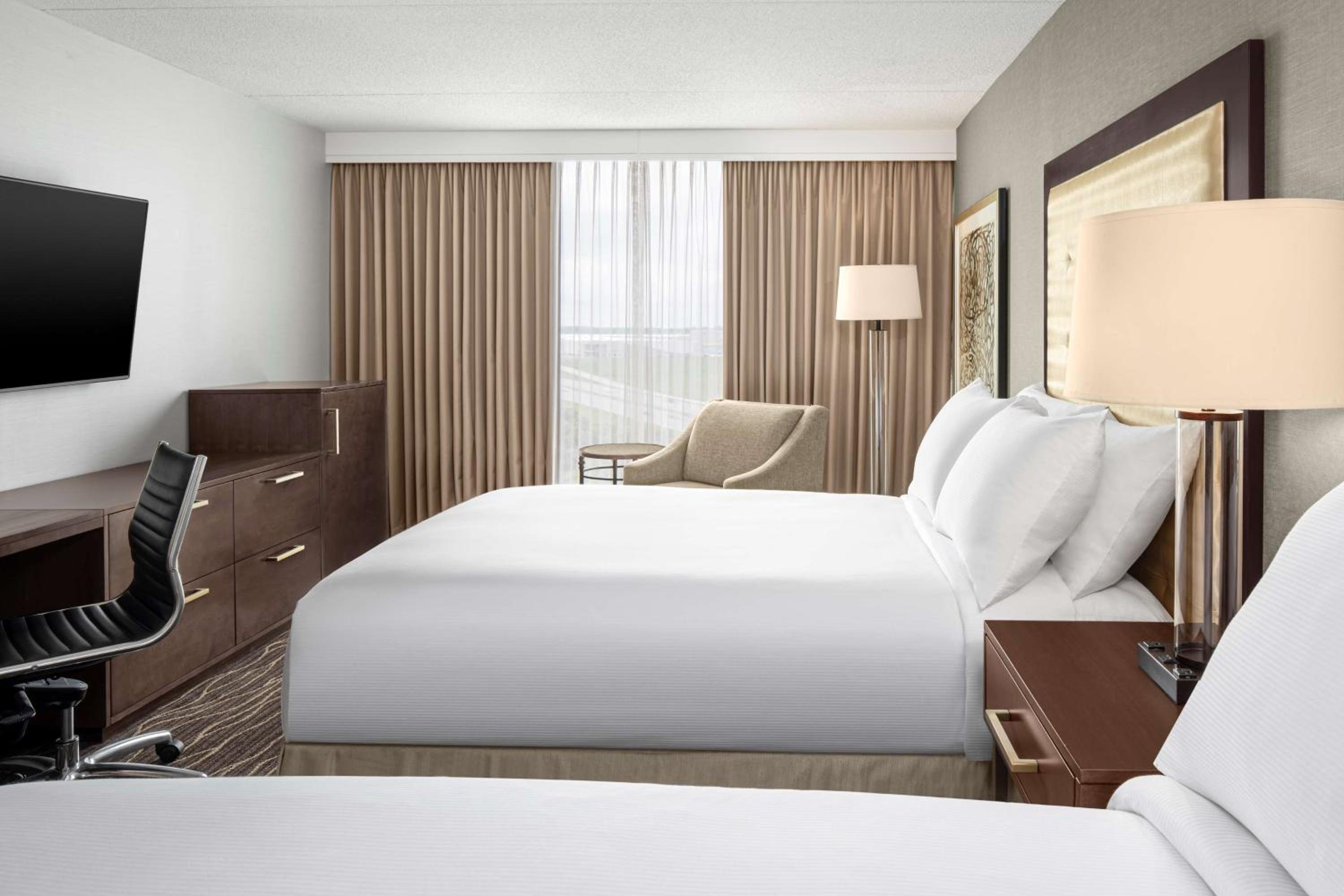 Double Room with Two Double Beds - Photo 2