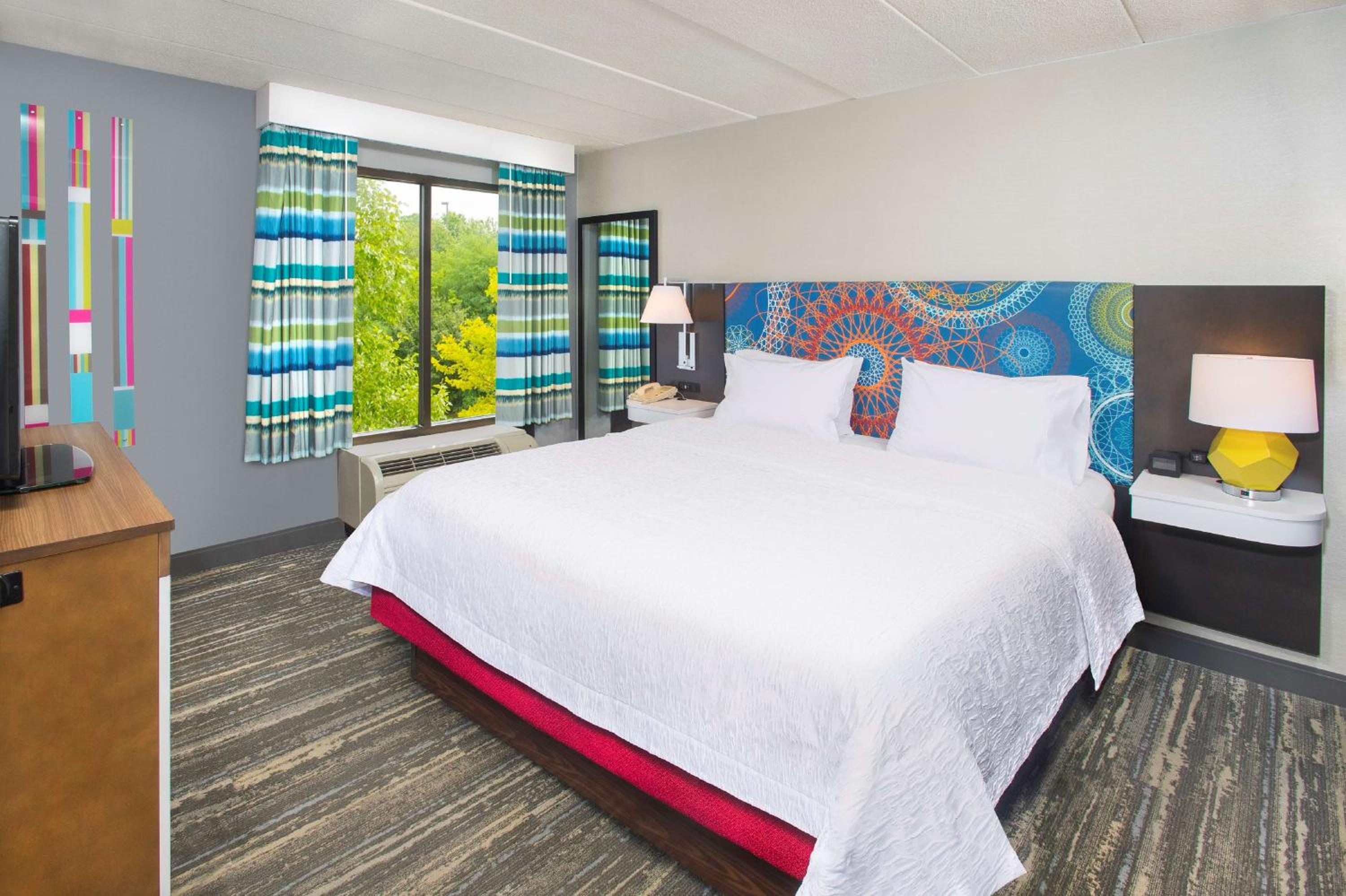 One-Bedroom King Suite with Kitchen - Non-Smoking  - Photo 5