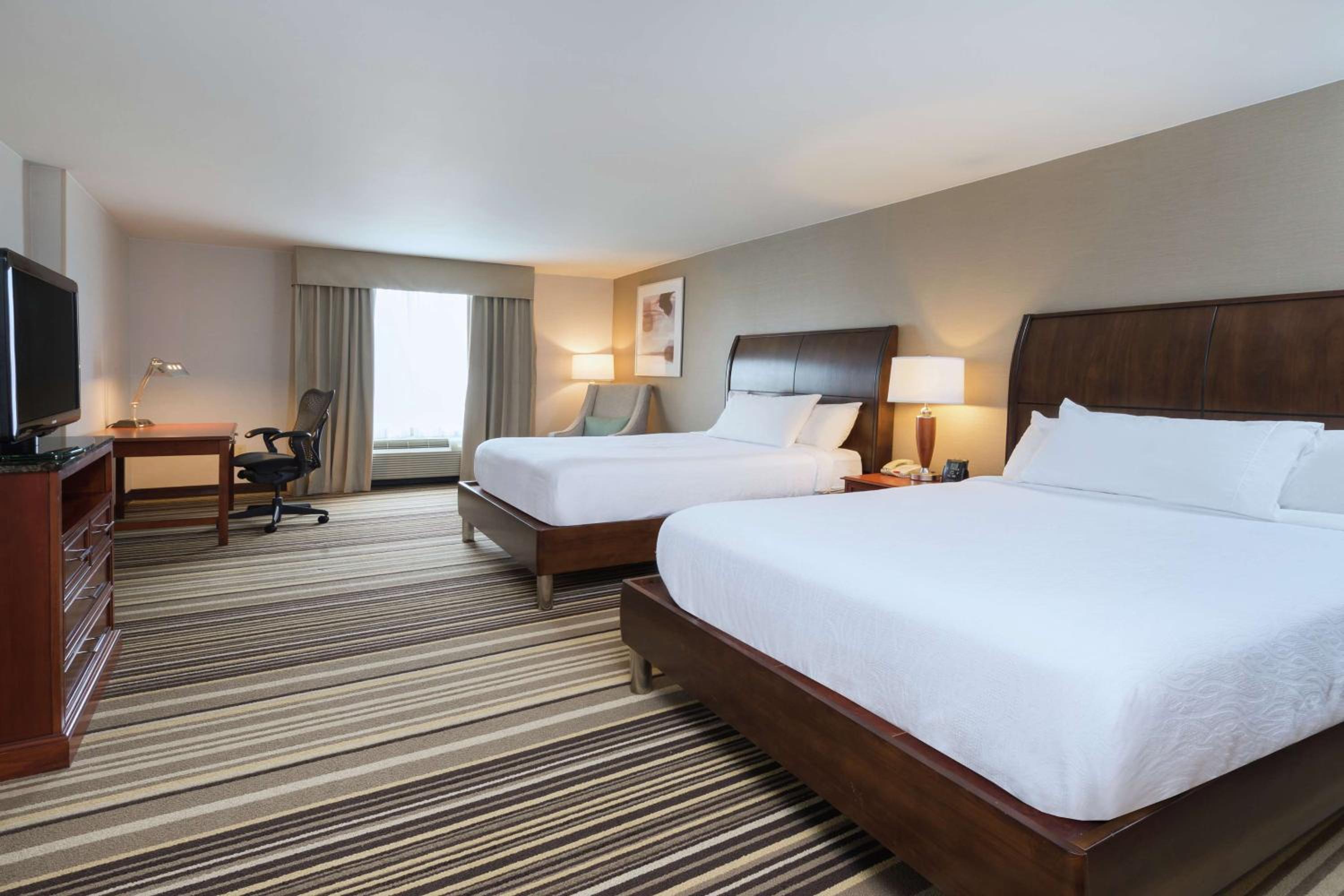 Queen Room With Two Queen Beds - Mobility Access - Photo 5