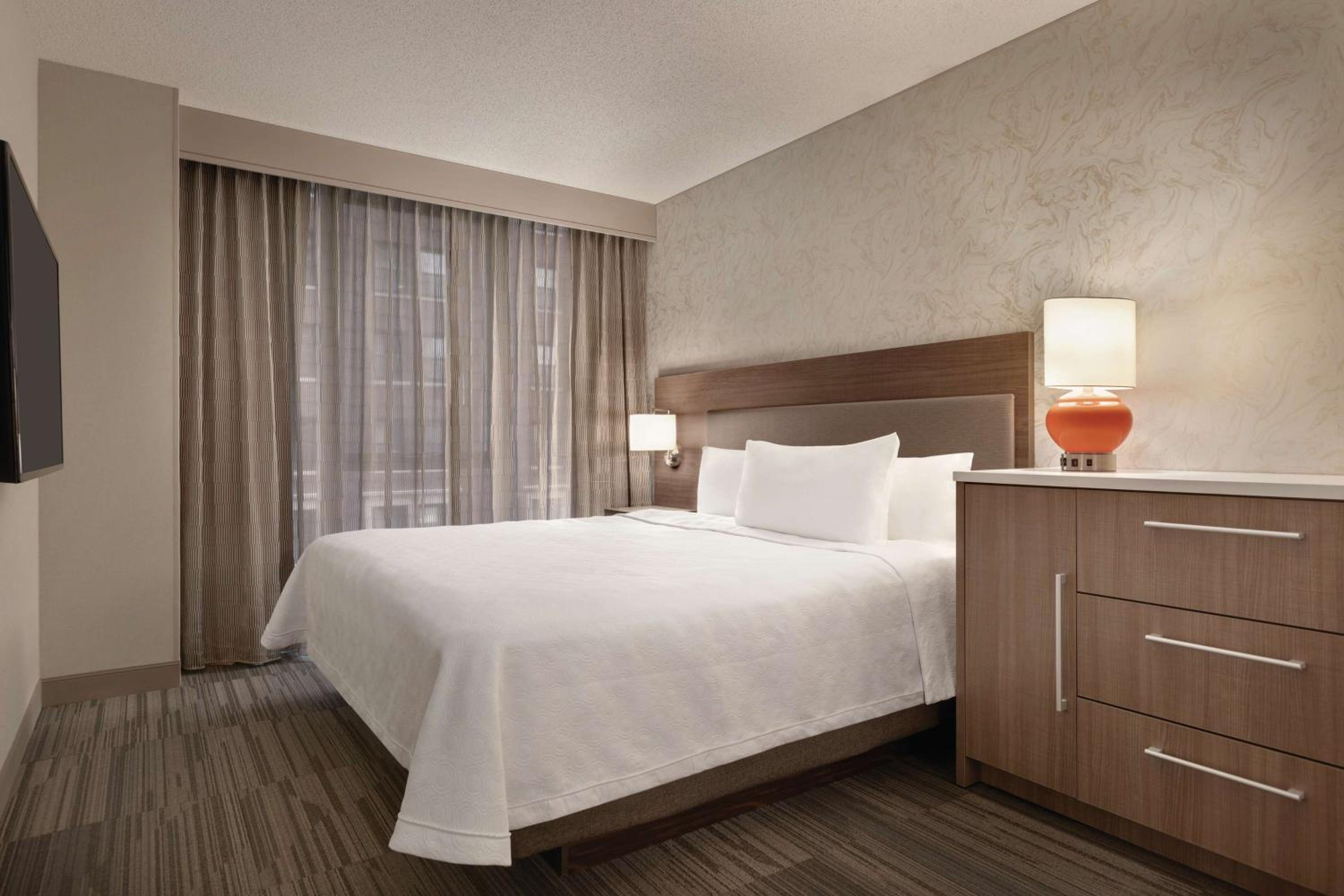 One-Bedroom King Suite