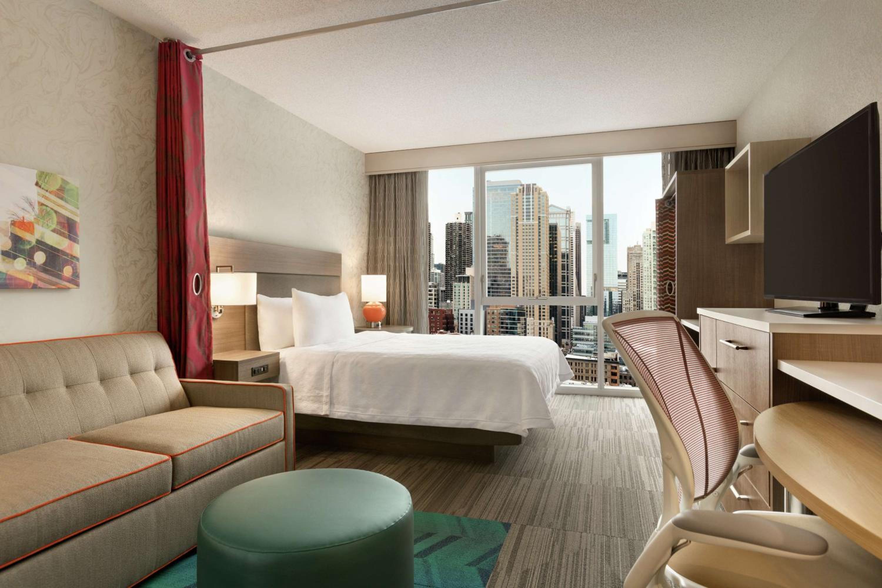Queen Studio Suite with City View