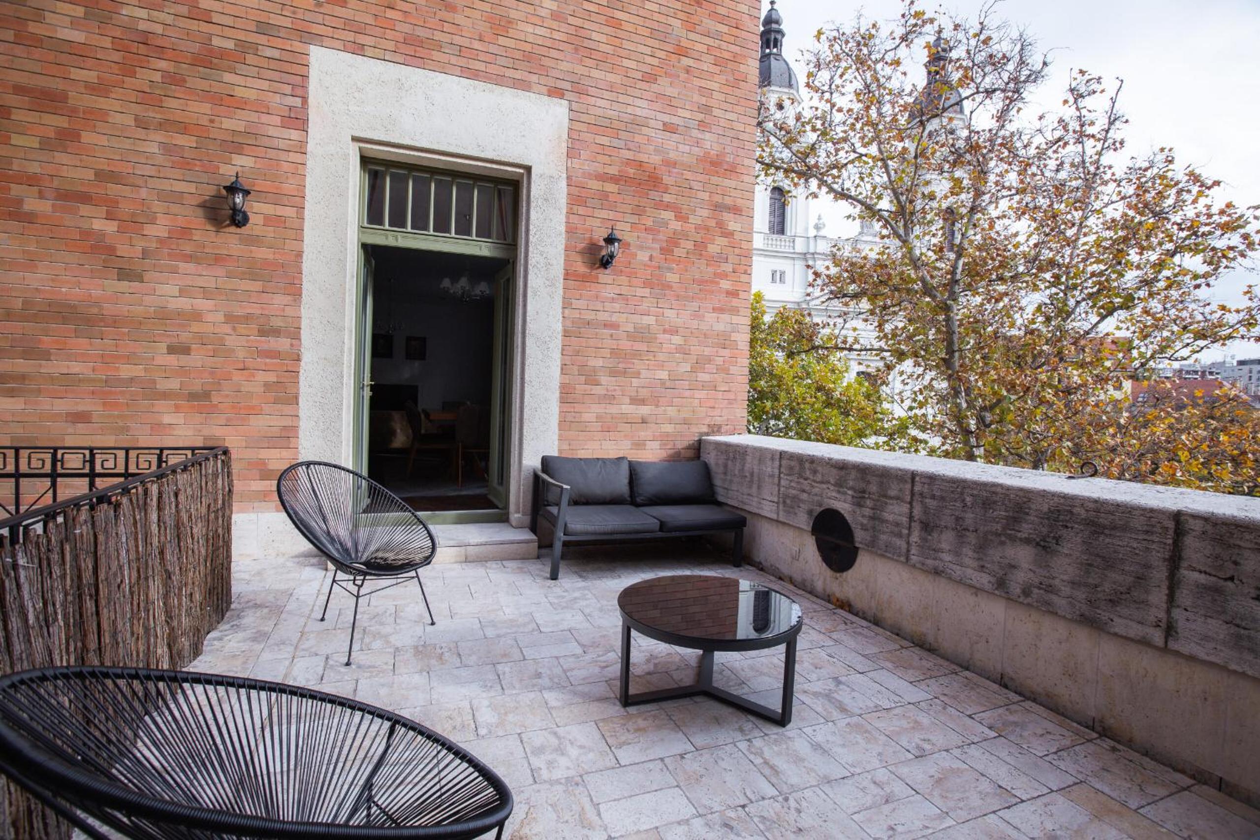 Apartment with Terrace