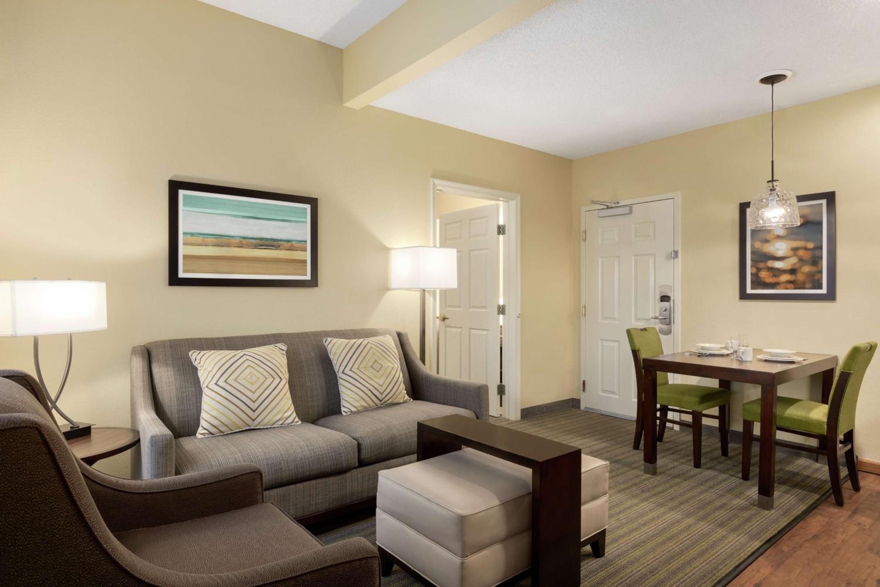 King Suite with Two King Beds - Non-Smoking - Photo 6