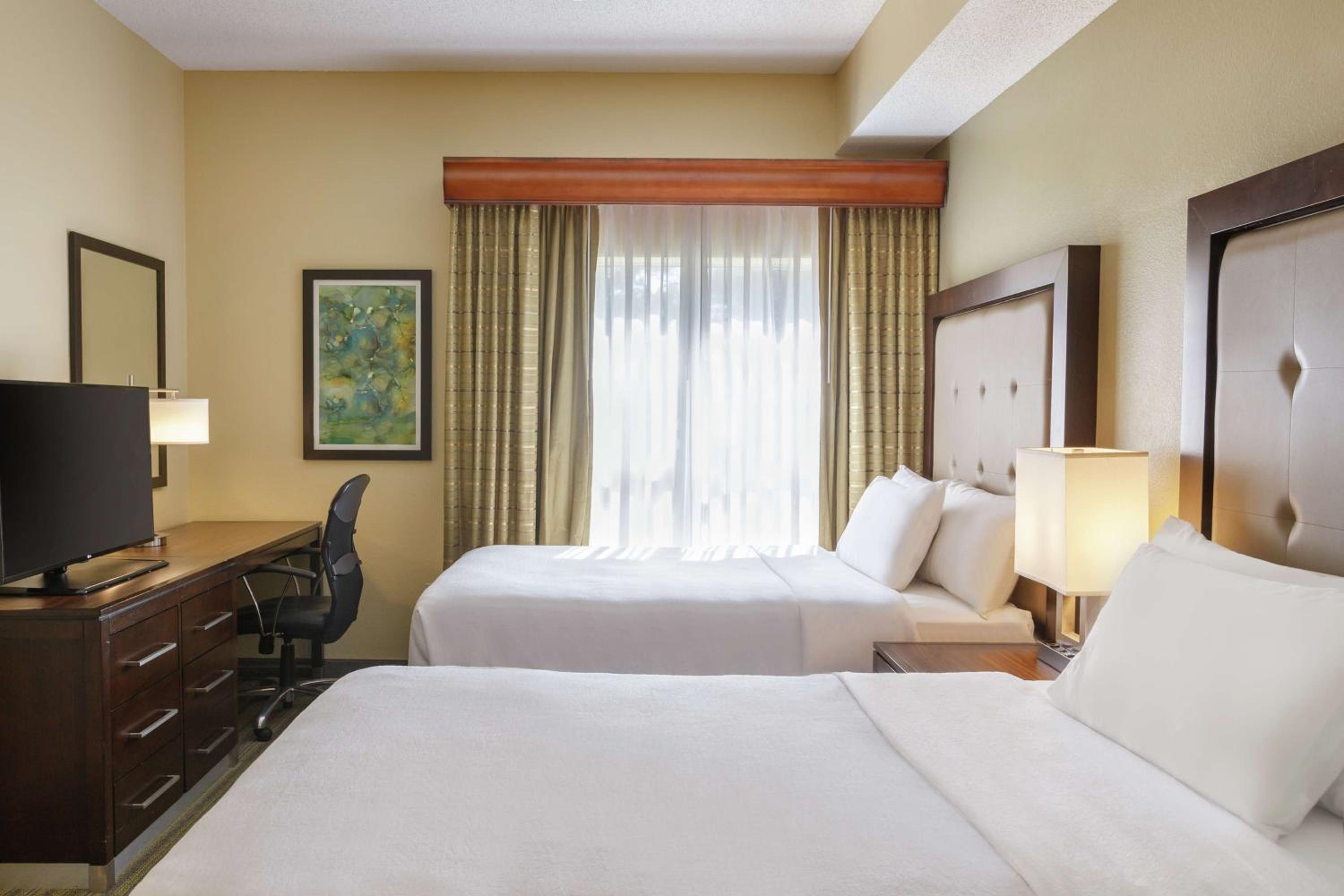 One-Bedroom Double Suite - Non-Smoking - Photo 3