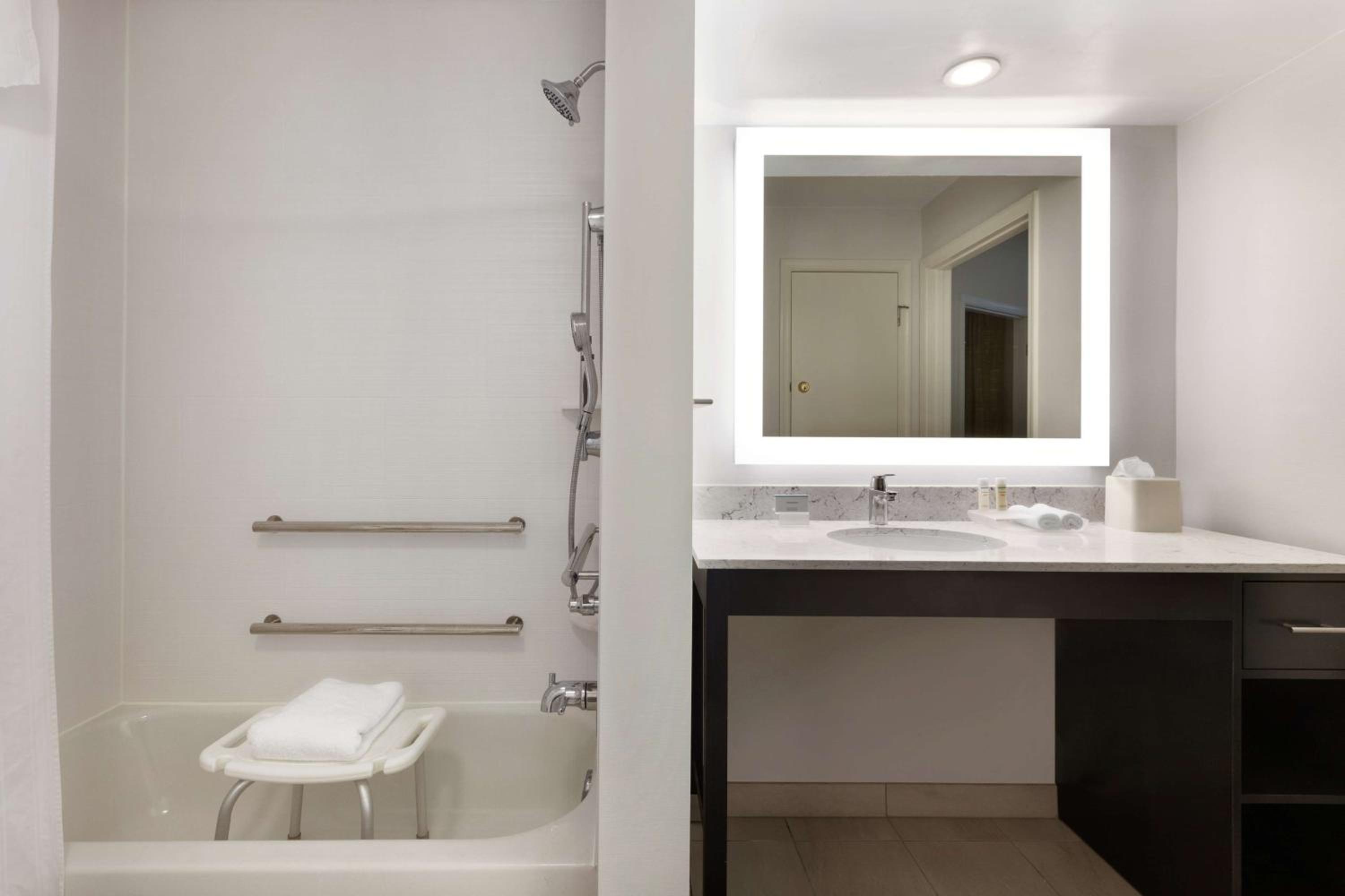 Double Suite - Disability Access/Non-Smoking - Photo 5