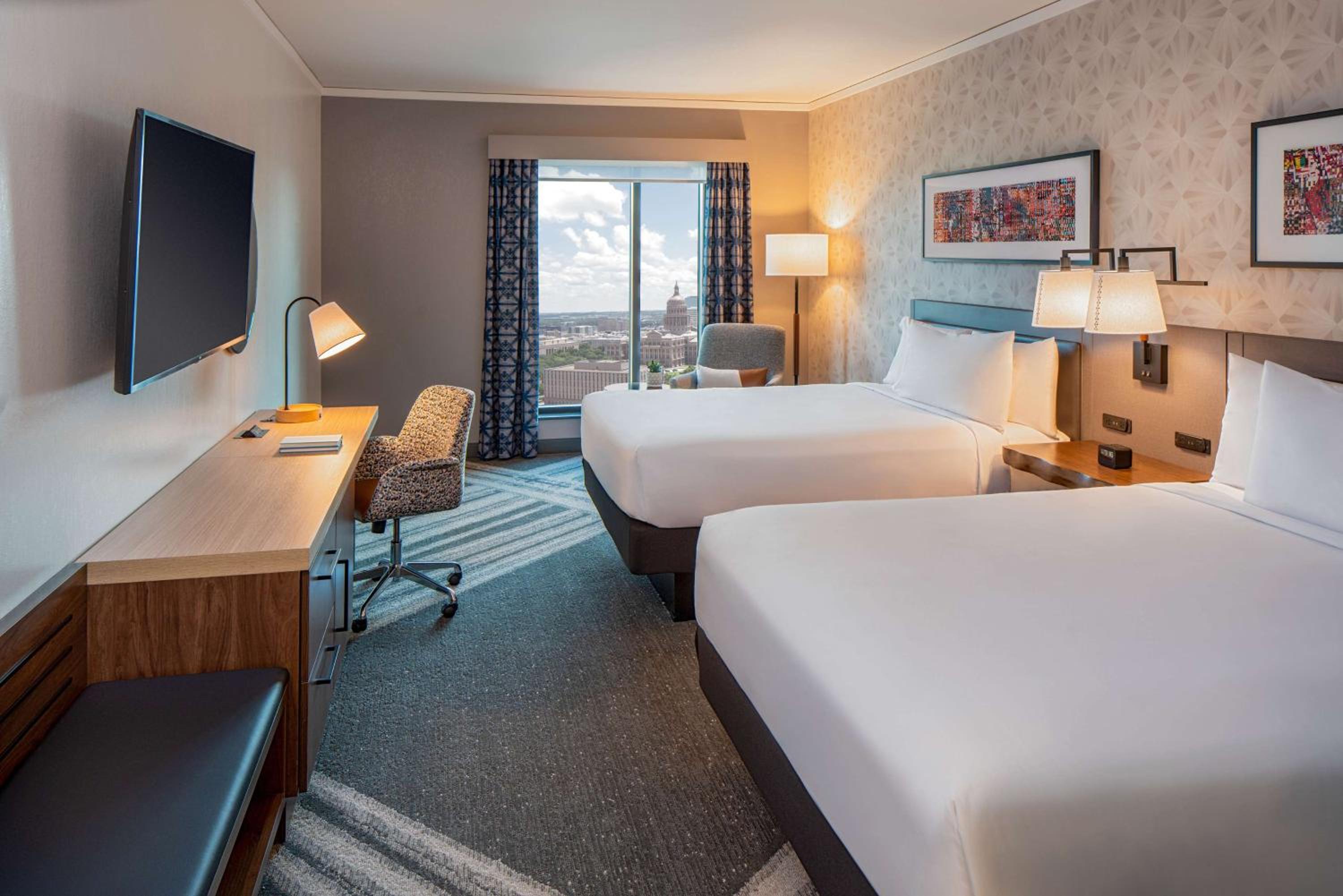 Queen Room with Capitol View