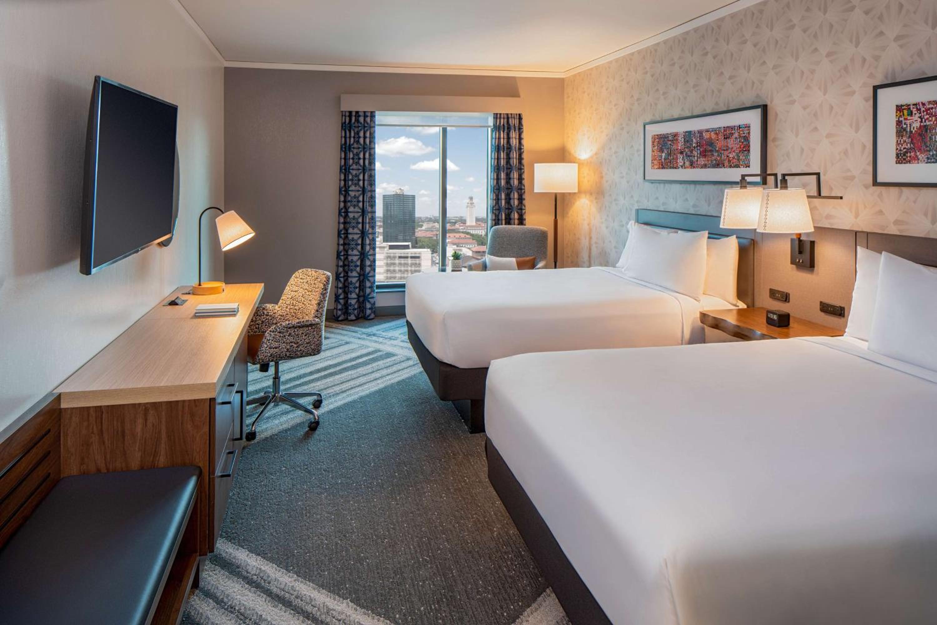 Queen Room with Capitol View