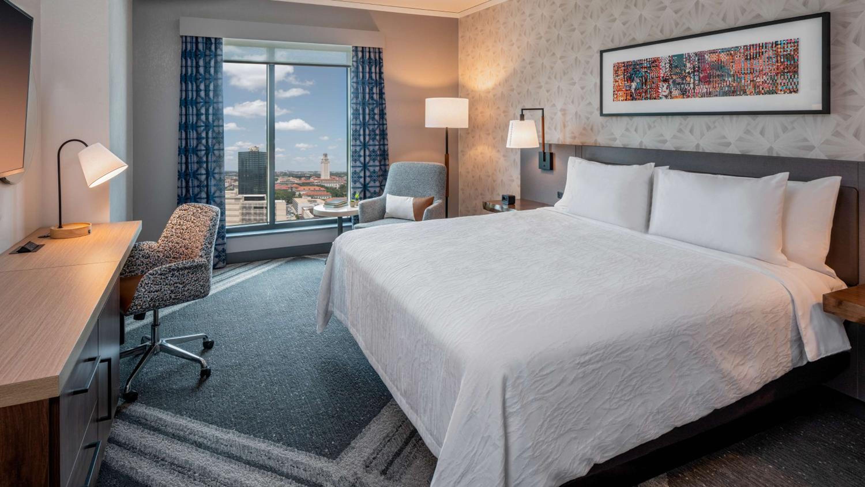King Room with Tower View - Photo 5