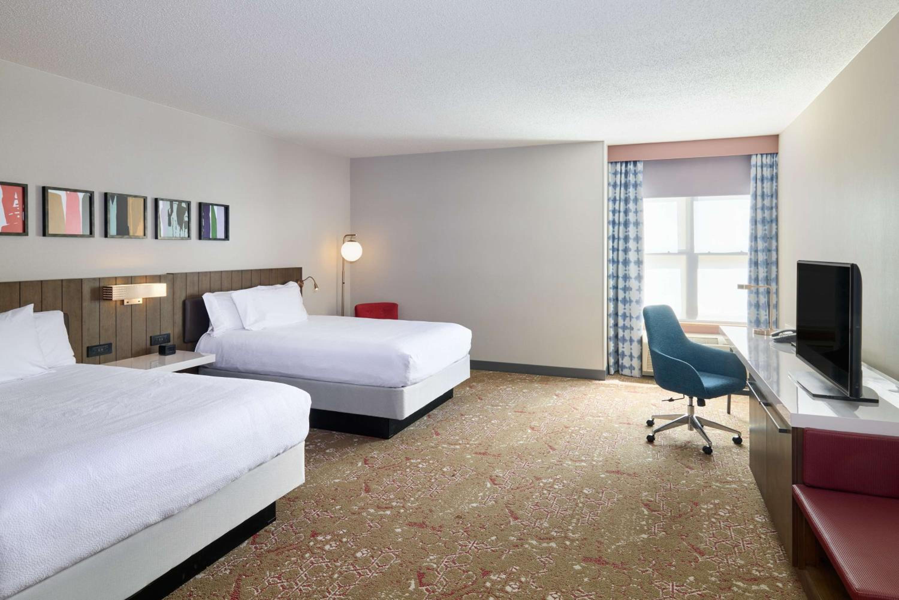 Queen Room with Two Queen Beds - Mobility and Hearing Access - Photo 6
