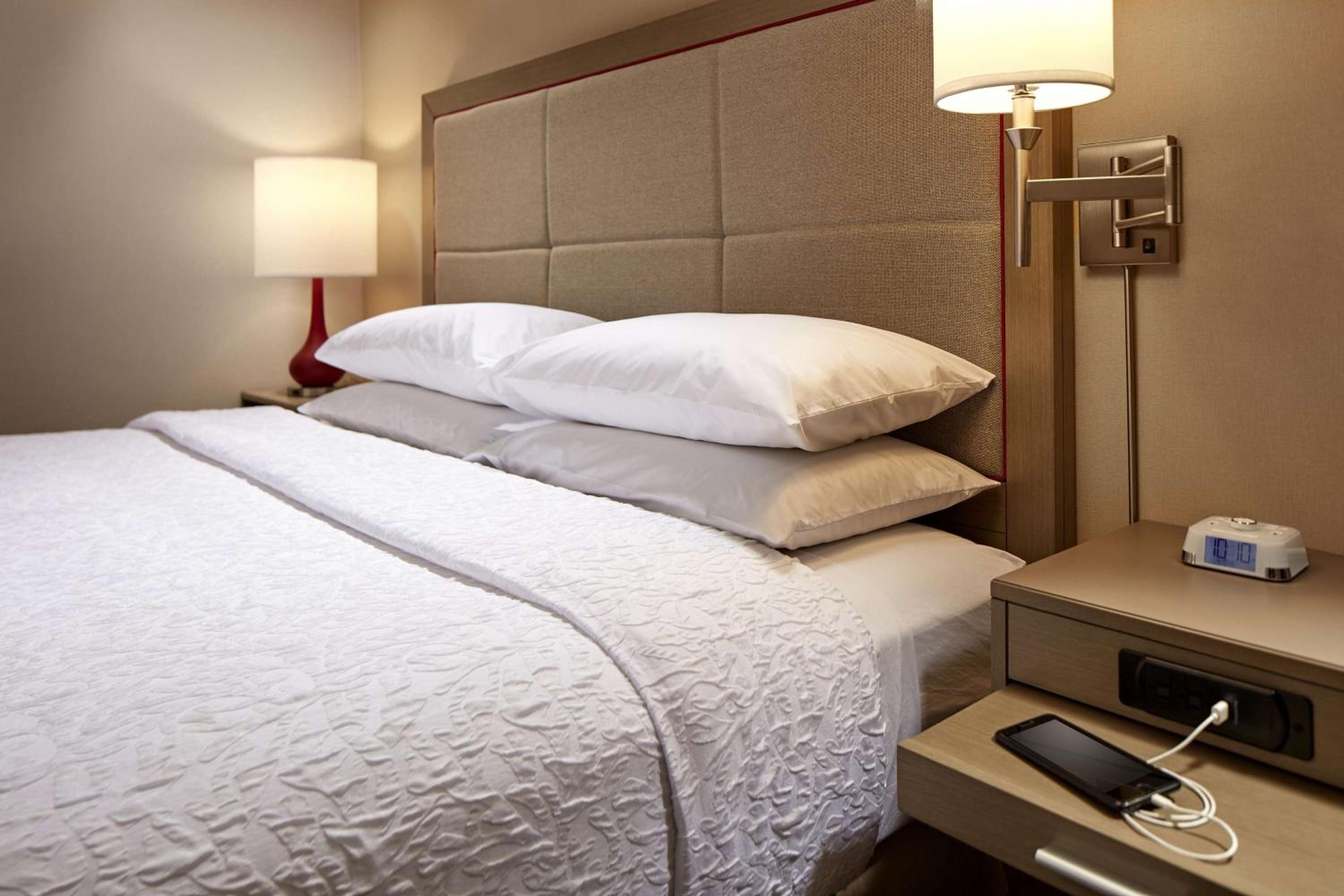 King Room with Sofa Bed, Courtyard View photo 2