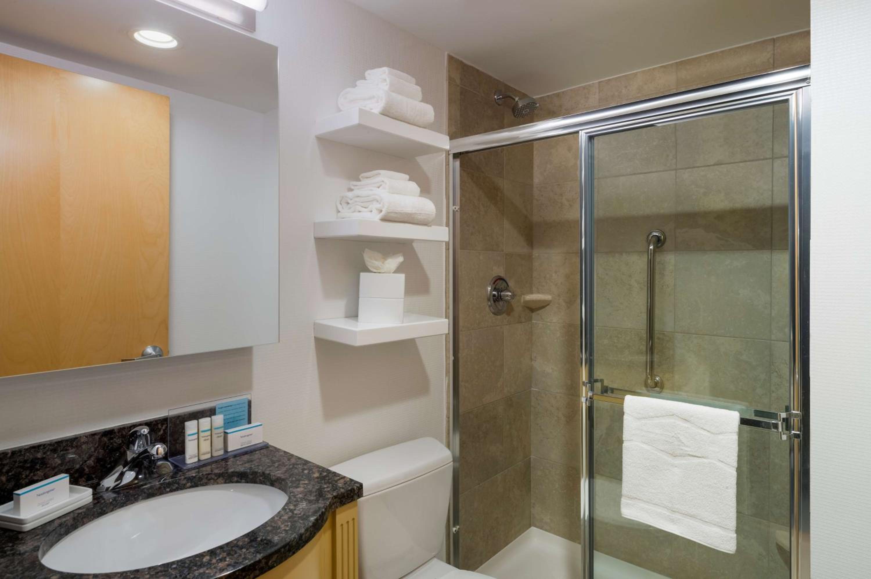 King Room with Refrigerator - Non-Smoking