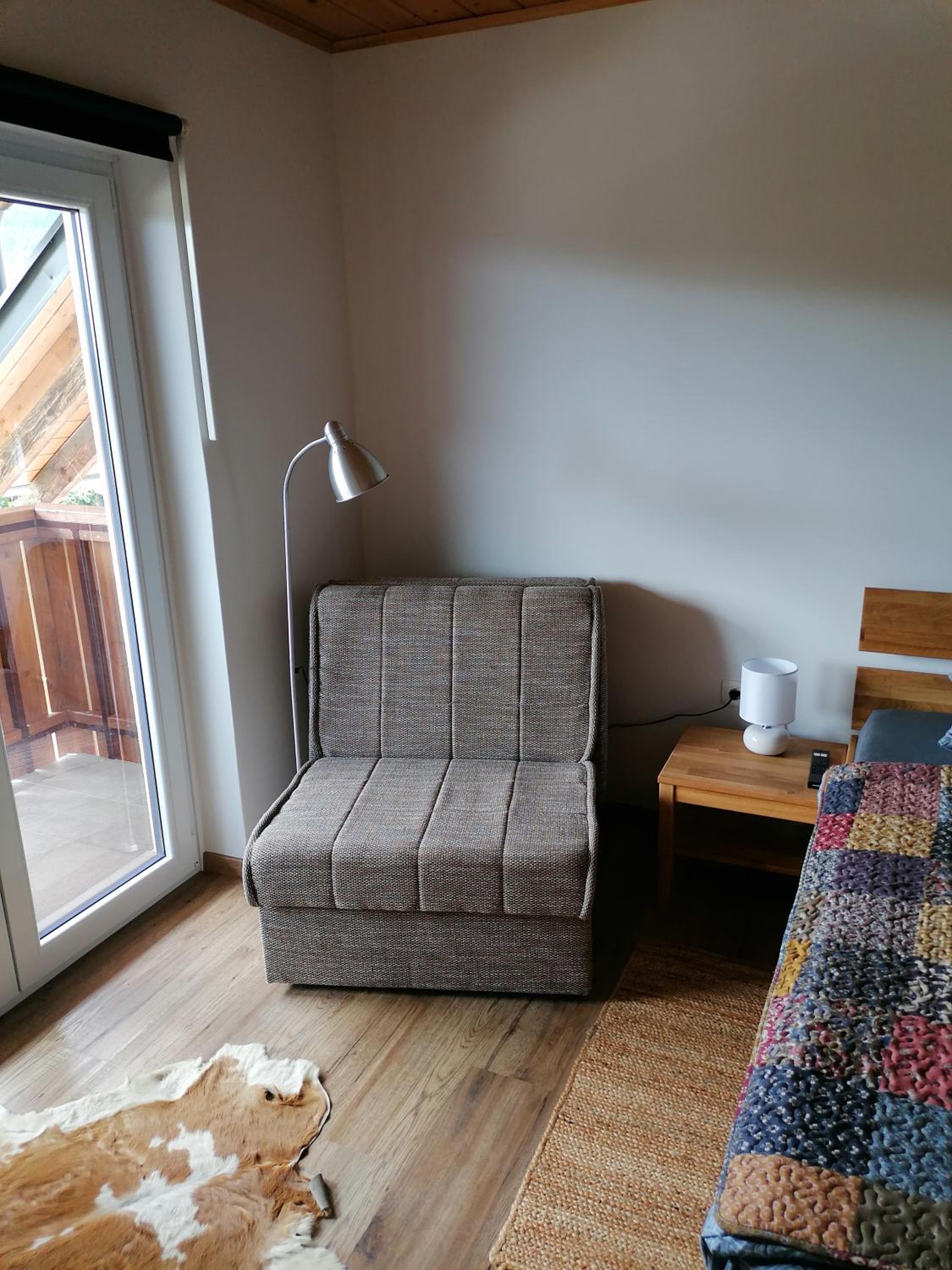 One-Bedroom Apartment photo 1