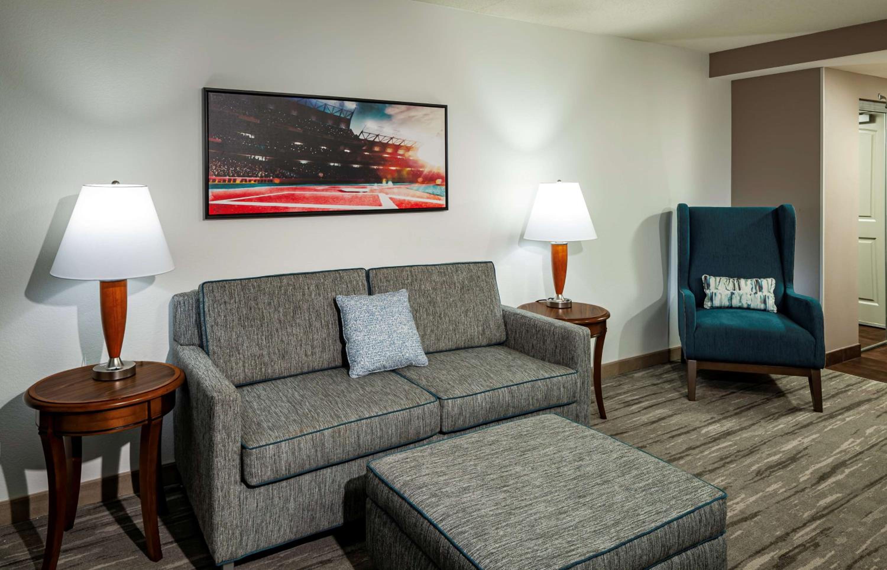 One-Bedroom King Suite - Photo 3