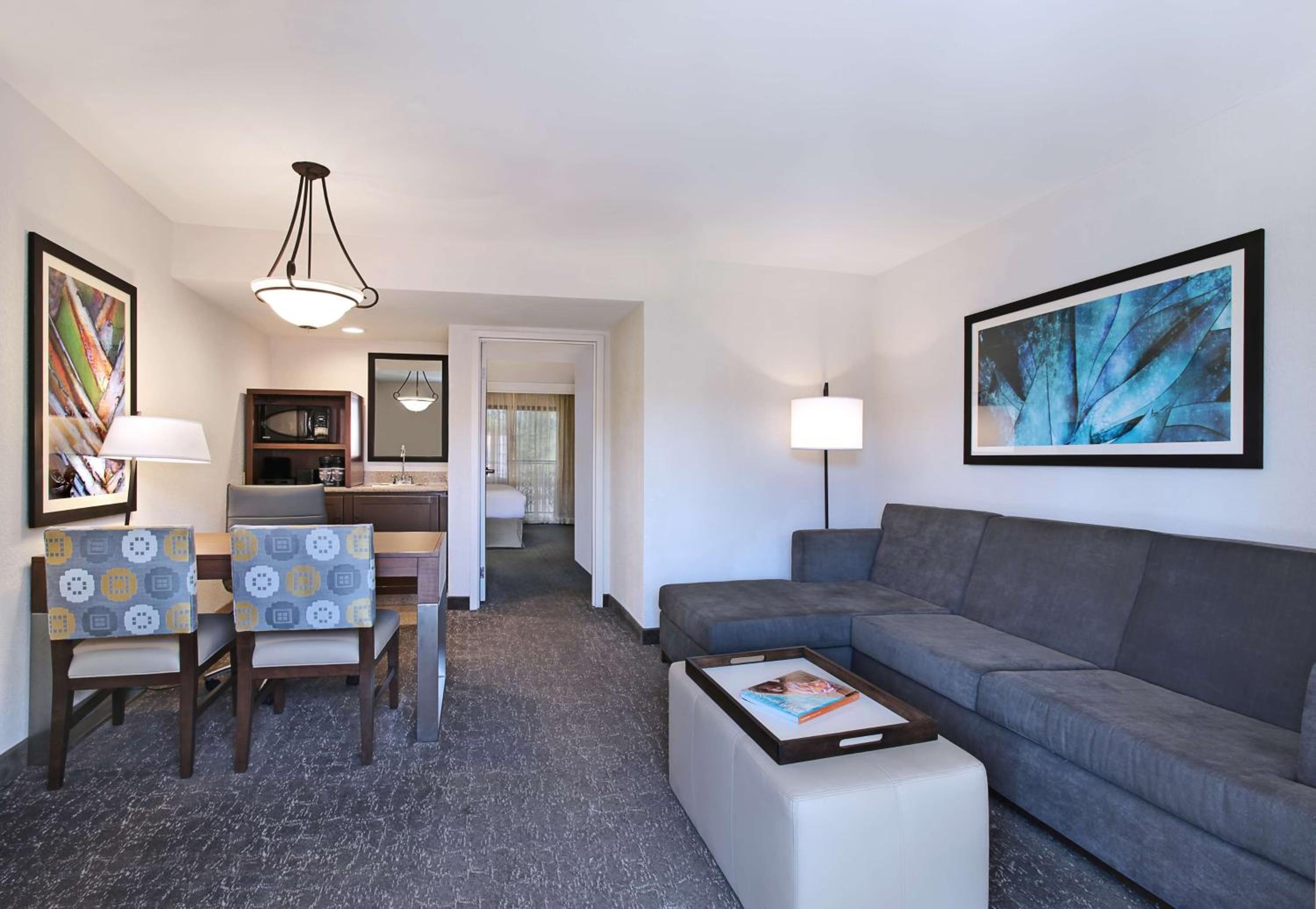 Two-Room King Suite - Non-Smoking - Photo 4