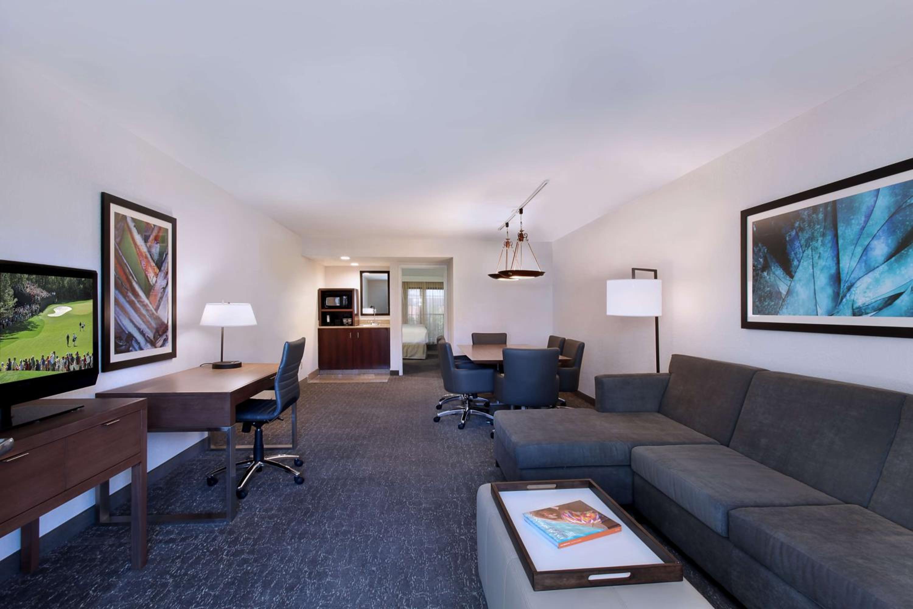 Deluxe King Suite - Non-Smoking - Photo 1