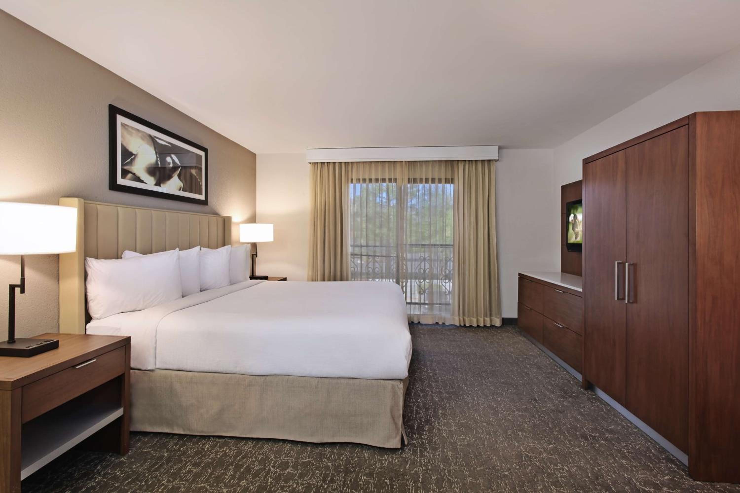 Two-Room King Suite - Non-Smoking - Photo 6