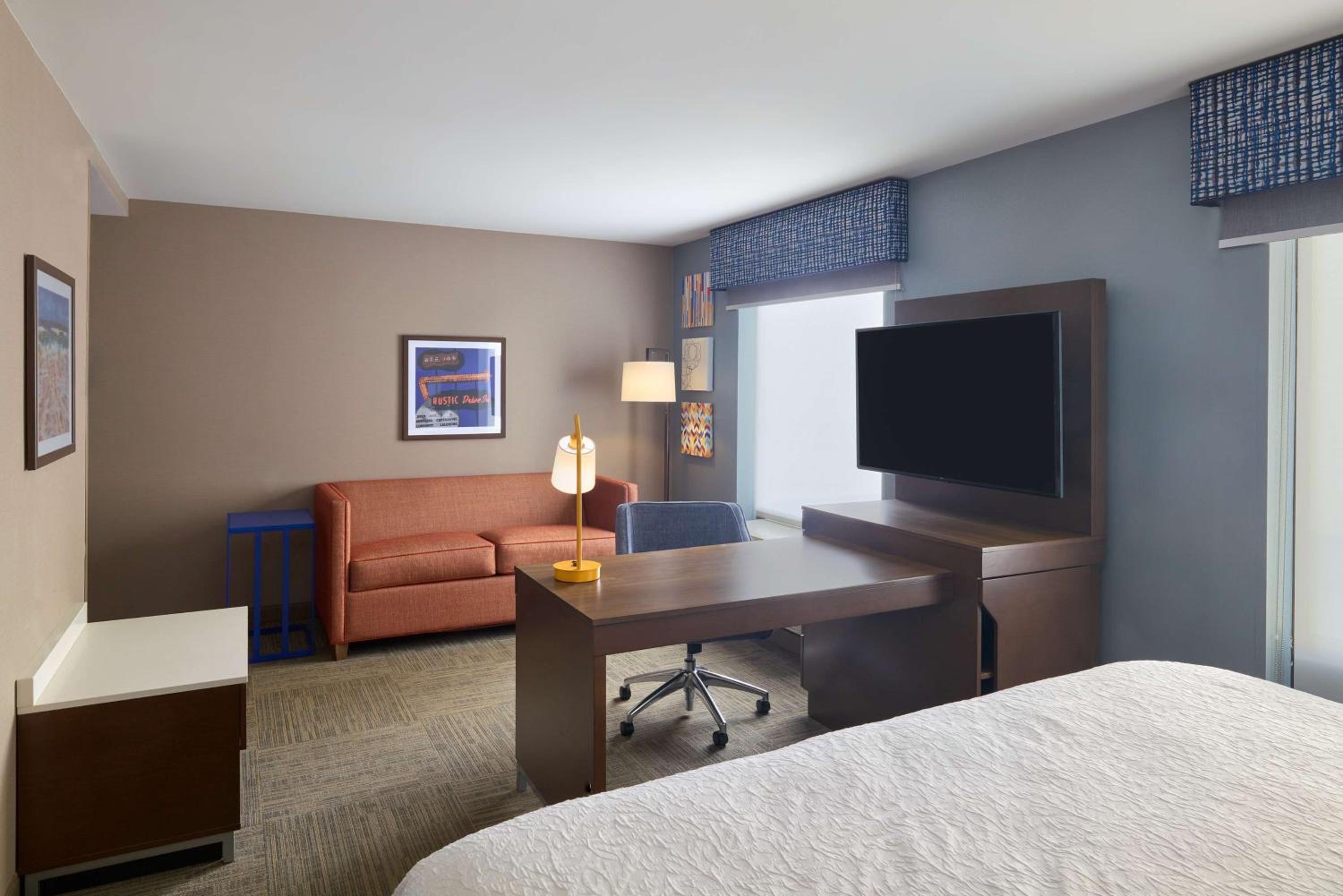 King Studio Suite with Sofa Bed - Non-Smoking - Photo 2