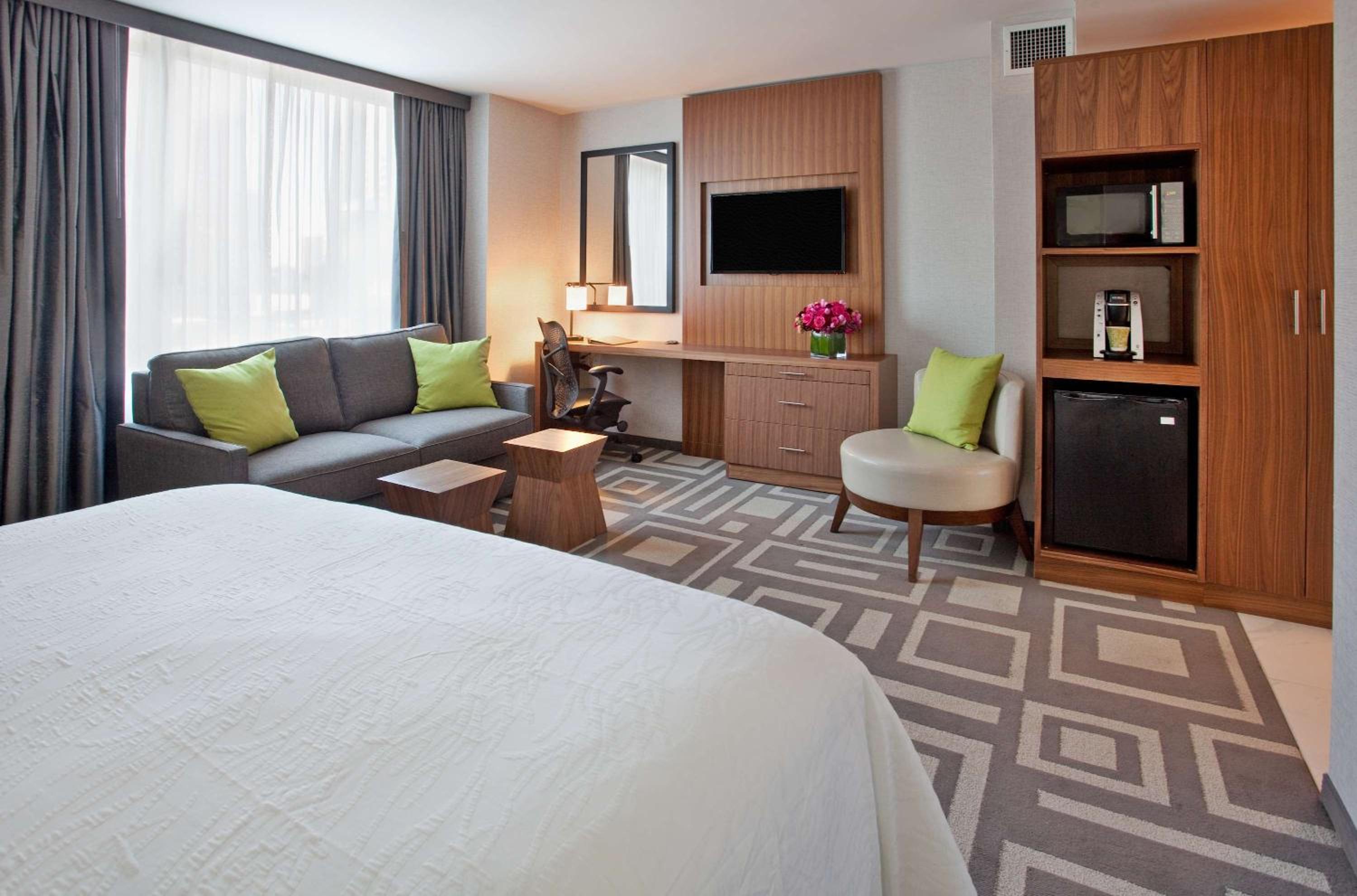 Deluxe King Room with Terrace
