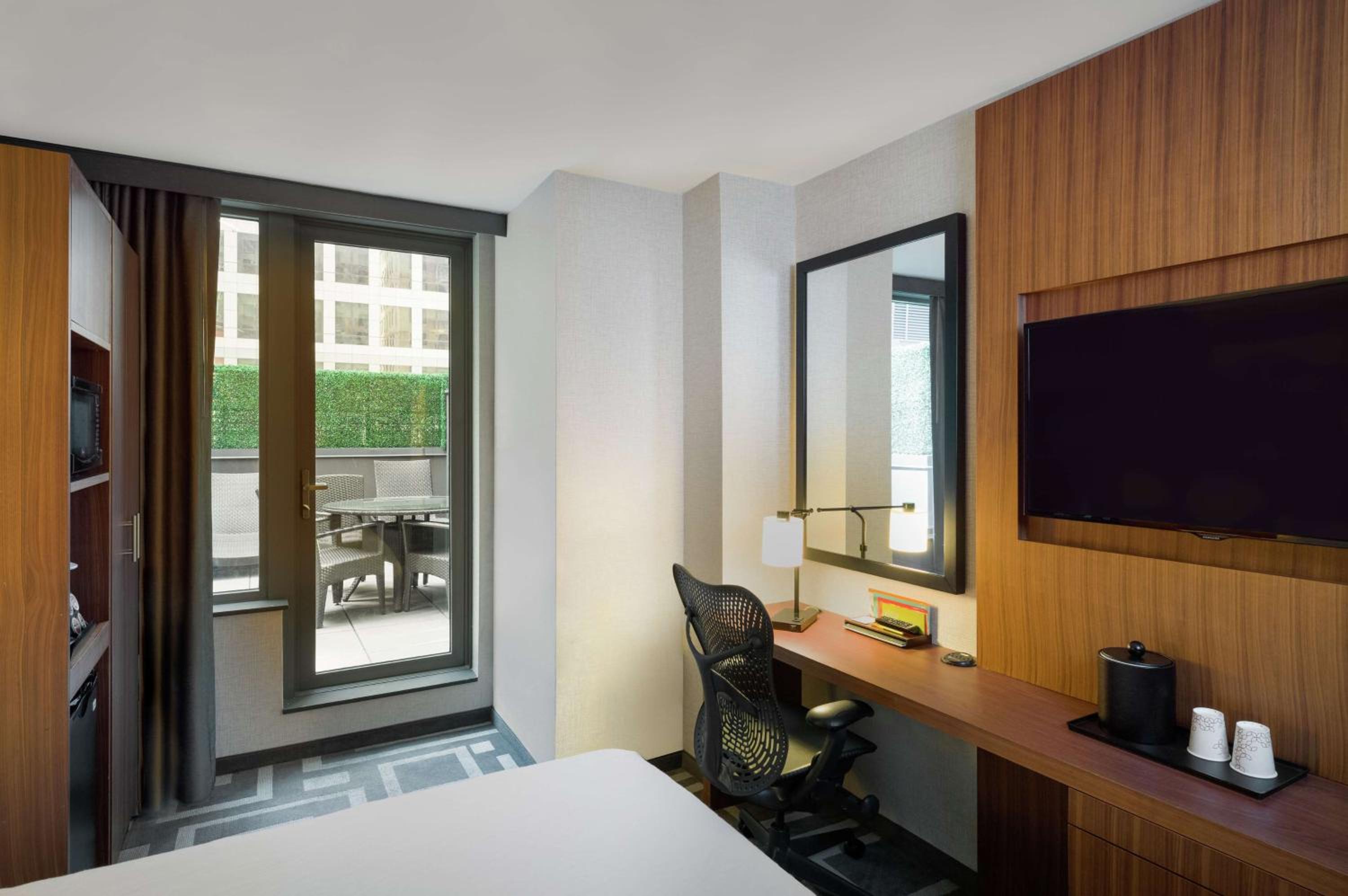 Deluxe Room, 2 Queen Beds, Terrace