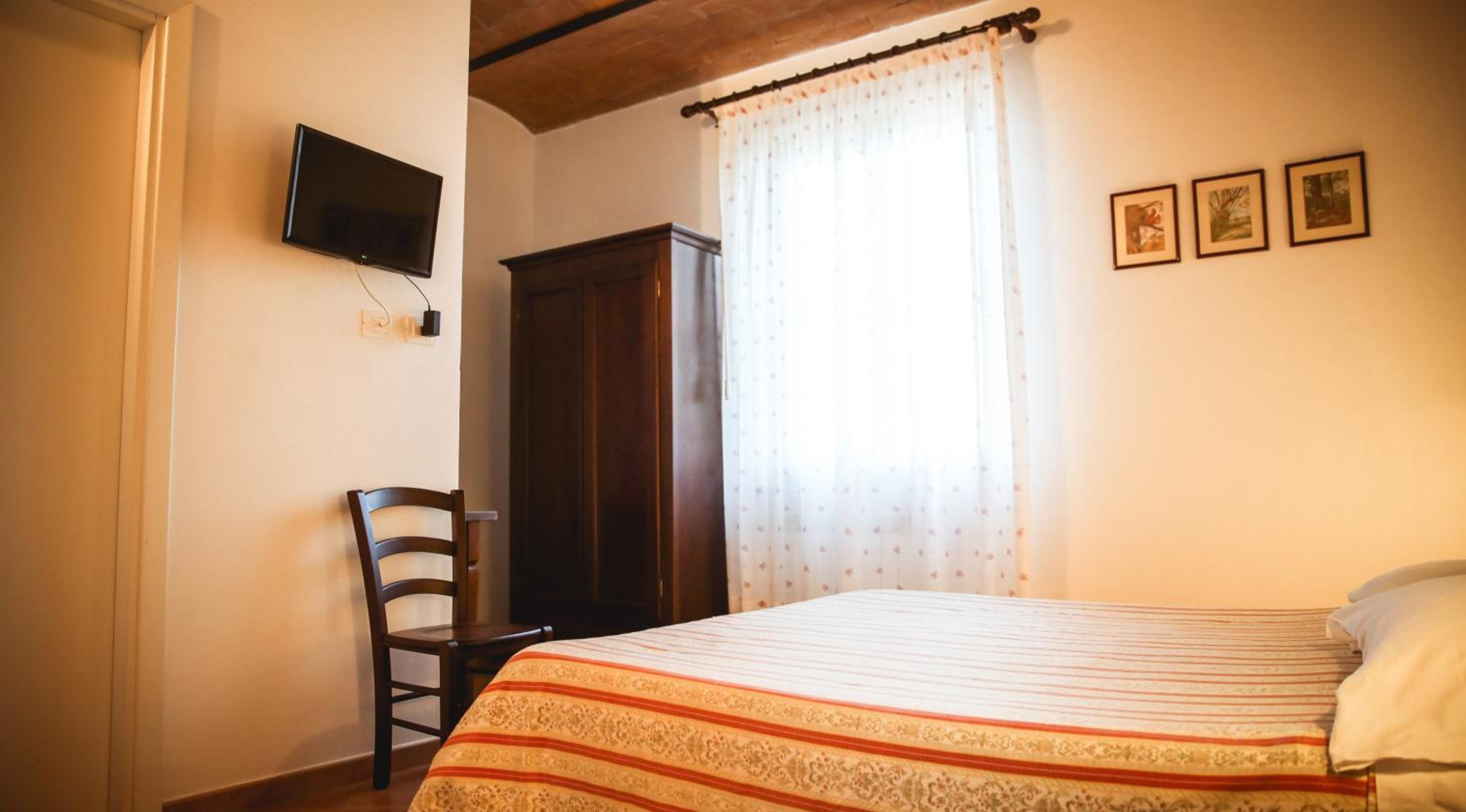 Double Room - Photo 2