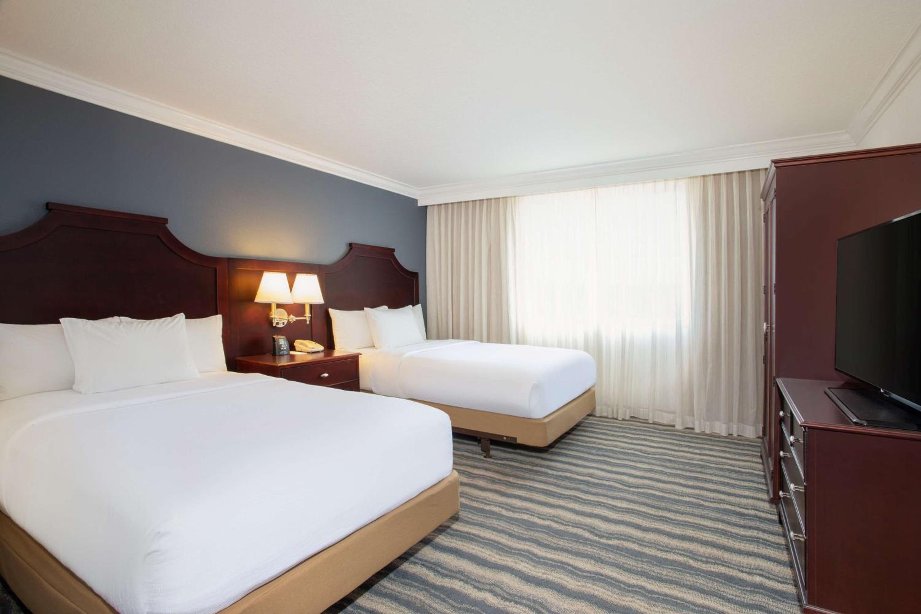 Suite with Two Double Beds - Mobility and Hearing Access/Non-Smoking - Photo 2