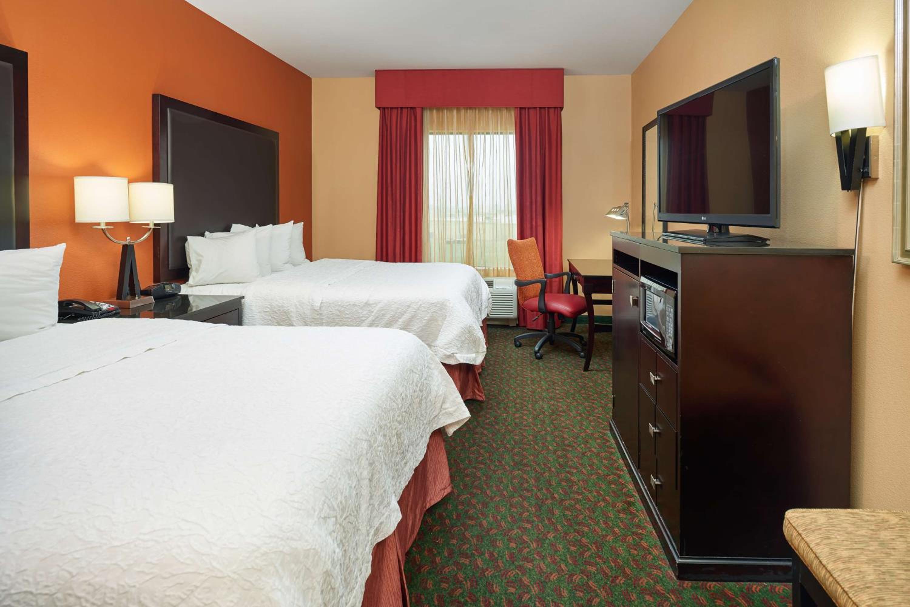 Room with Two Queen Beds - Non-Smoking - Photo 1