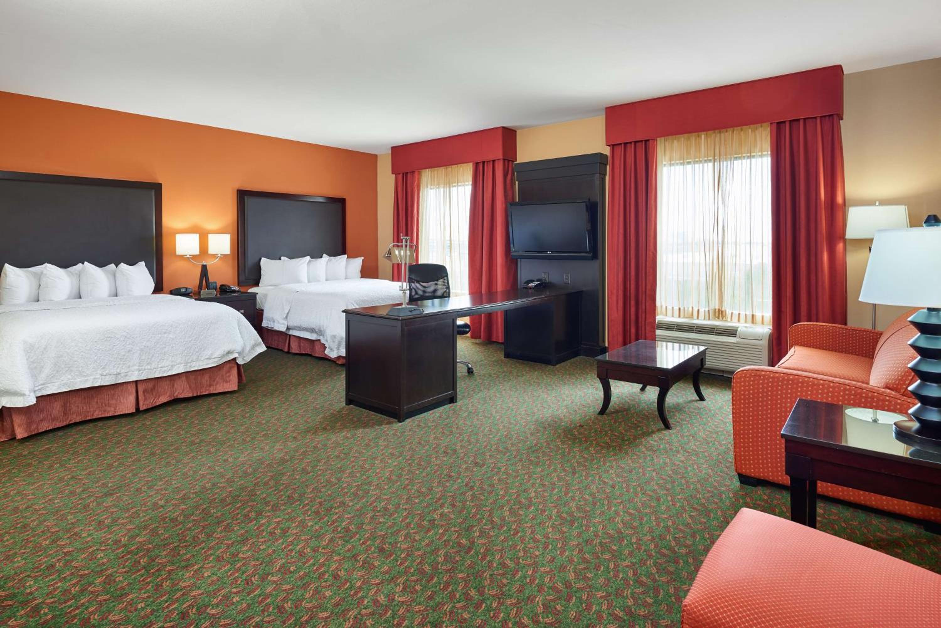 Studio Suite with Two Queen Beds and Sofa Bed - Non-Smoking - Photo 6
