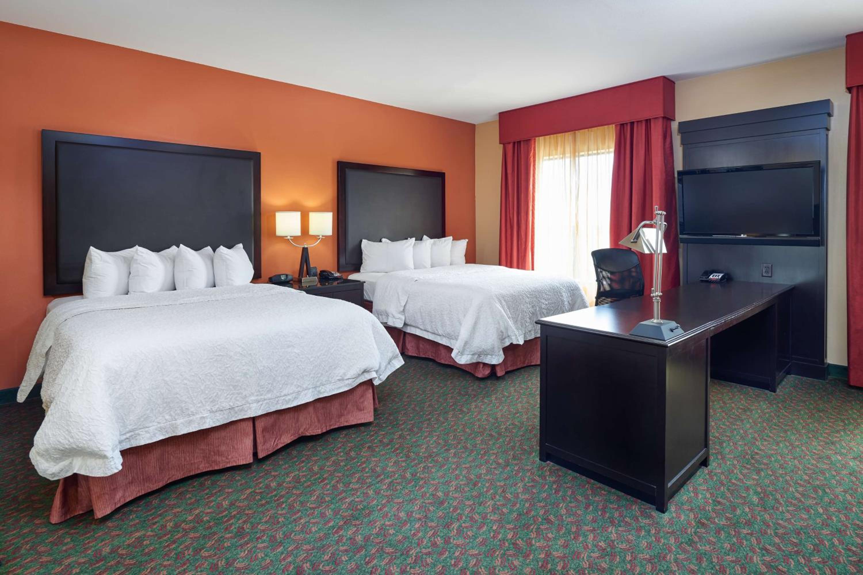 Studio Suite with Two Queen Beds and Sofa Bed - Non-Smoking - Photo 2