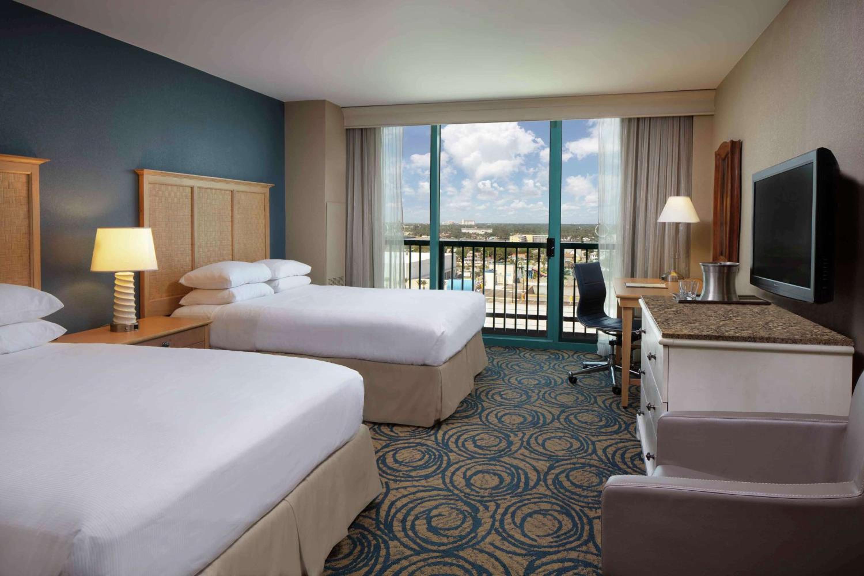 Queen Room with Two Queen Beds with City View  - Photo 5