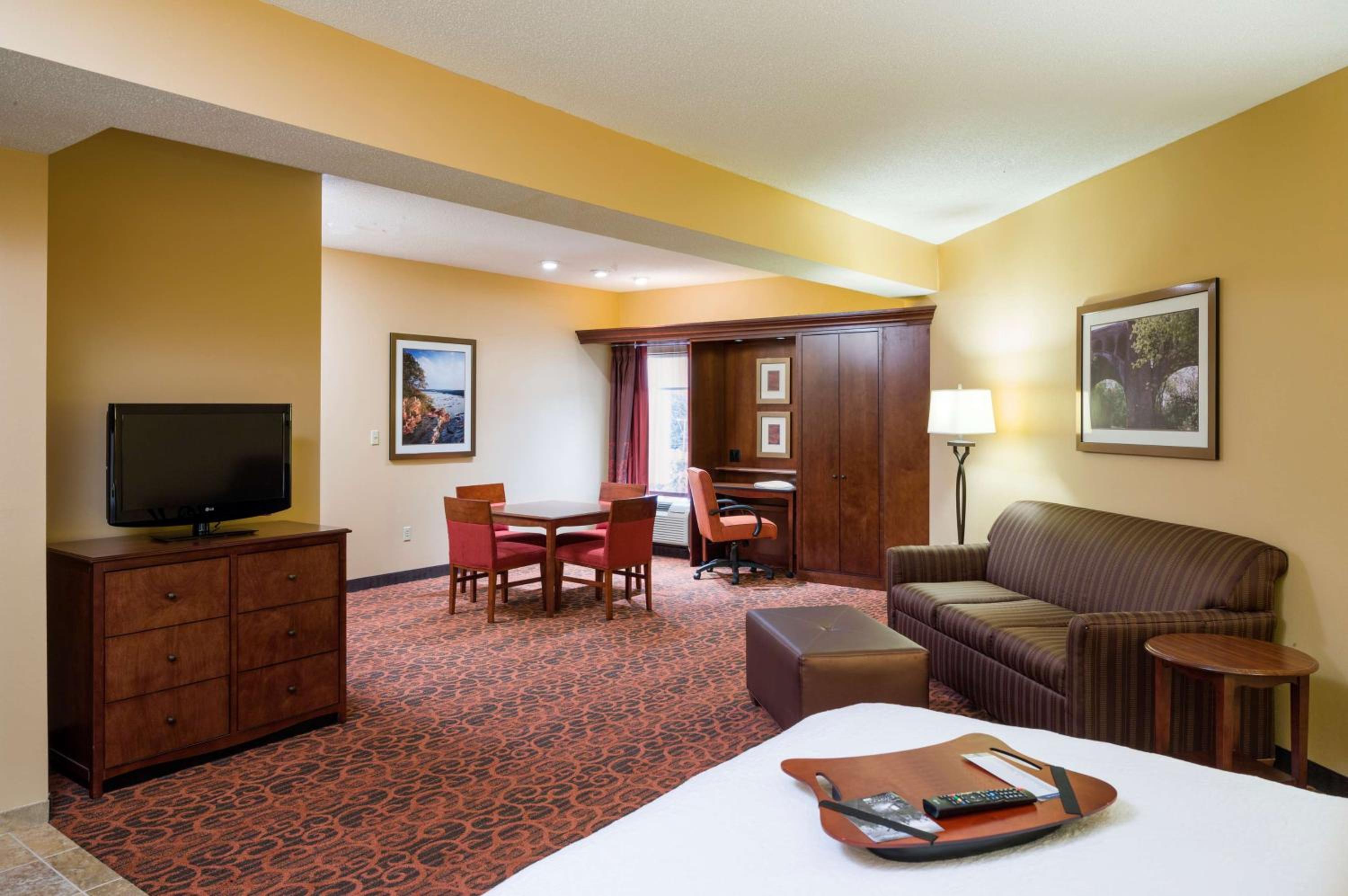 King Room with Kitchenette - Non-Smoking - Photo 1