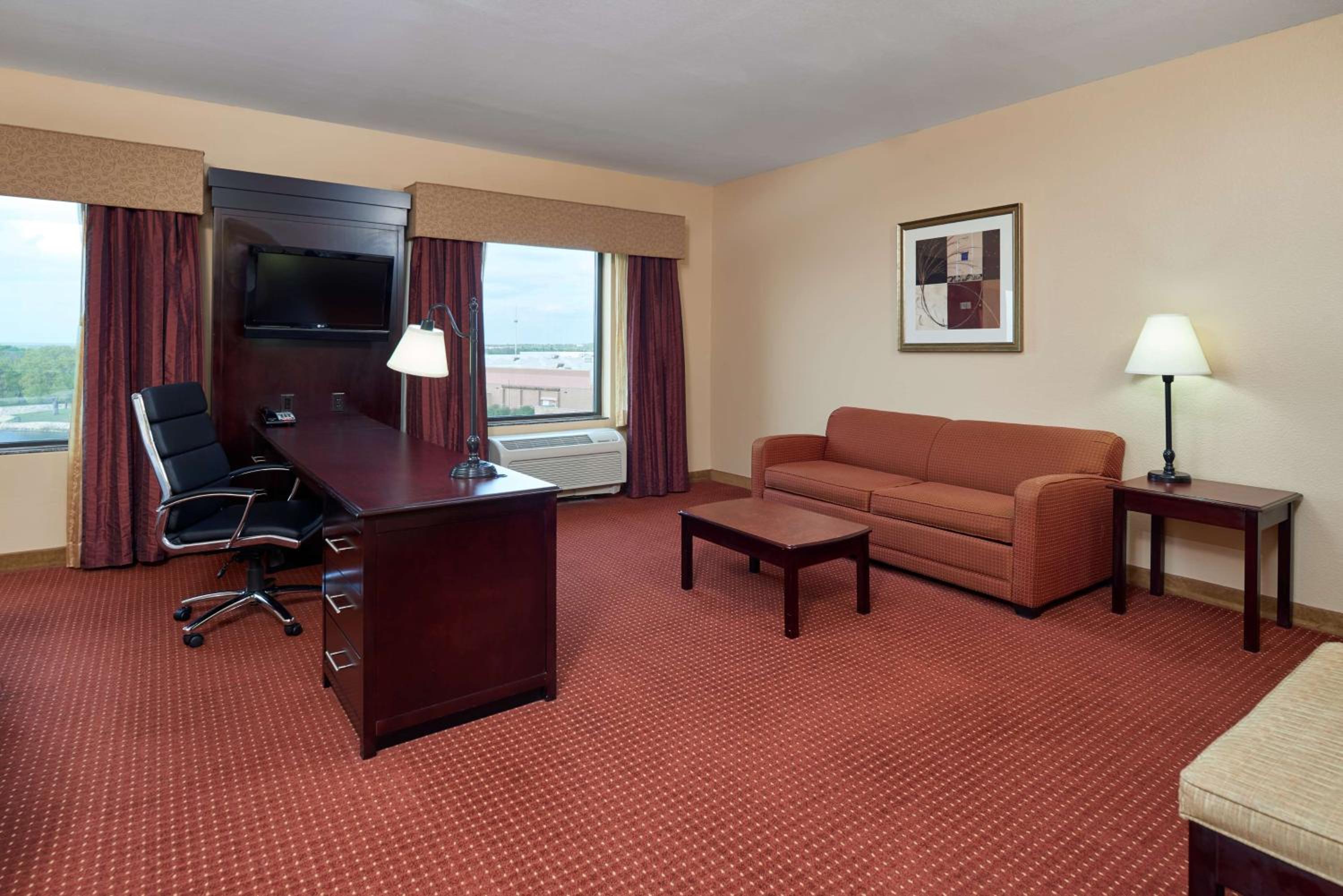 King Studio Suite - Non-Smoking - Photo 3
