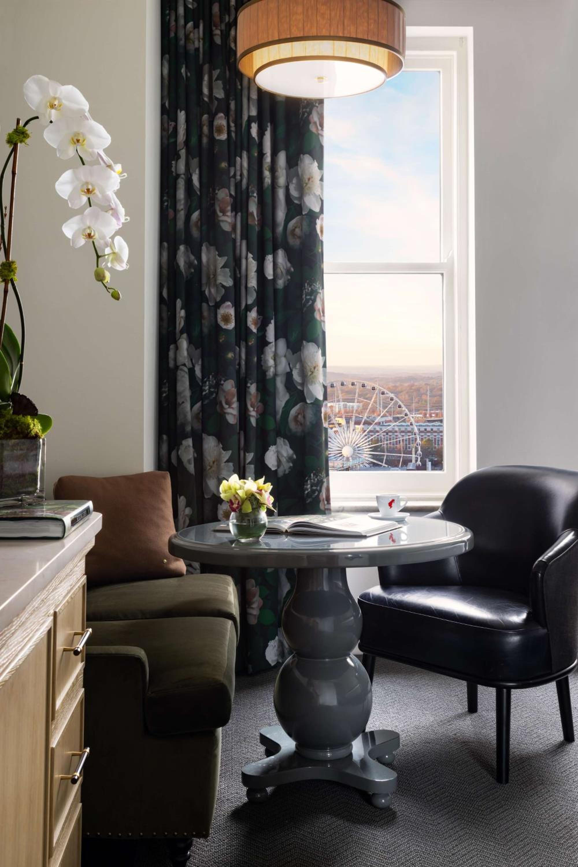 Deluxe King Room with City View - Photo 1