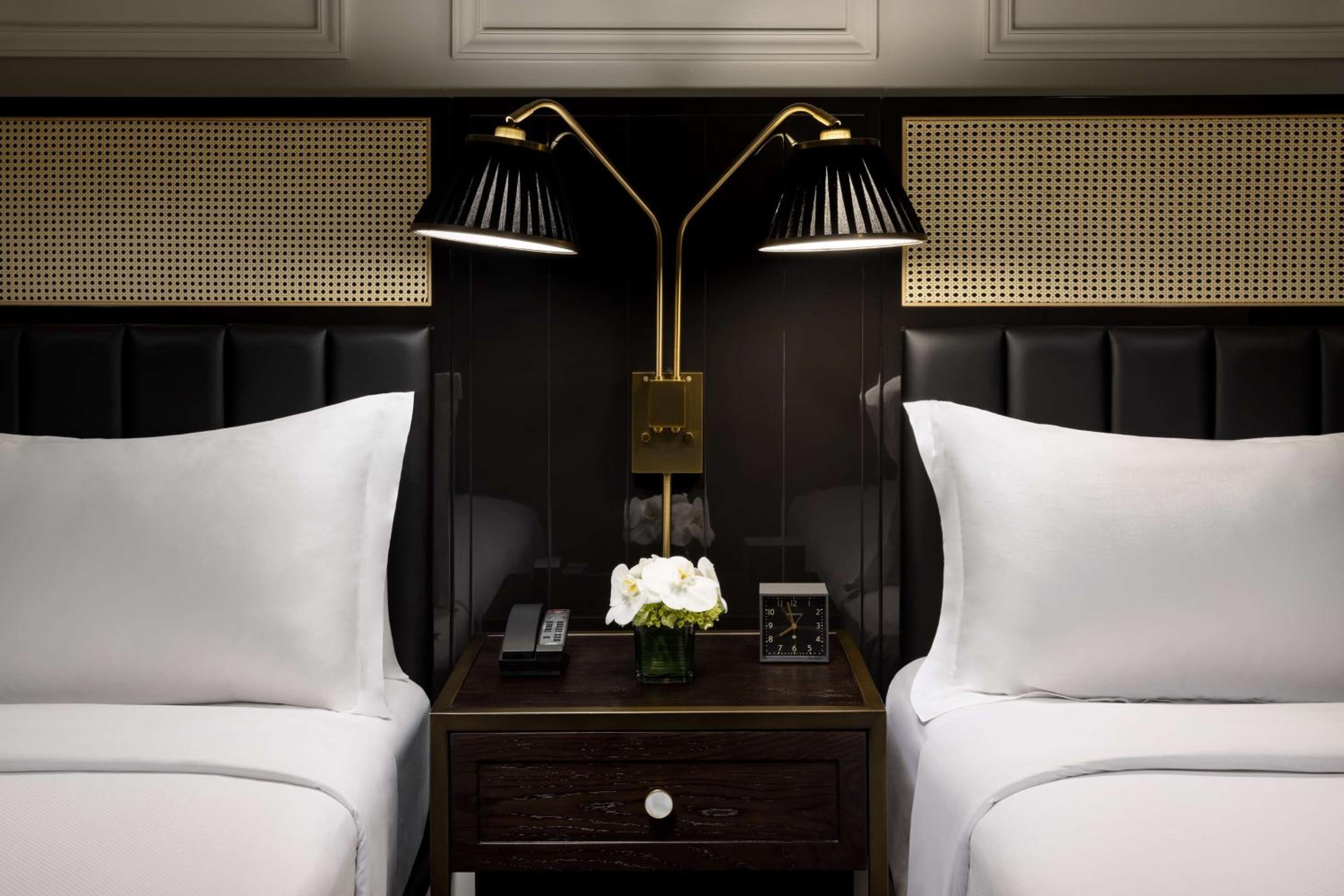 Queen Room with Two Queen Beds - Photo 3